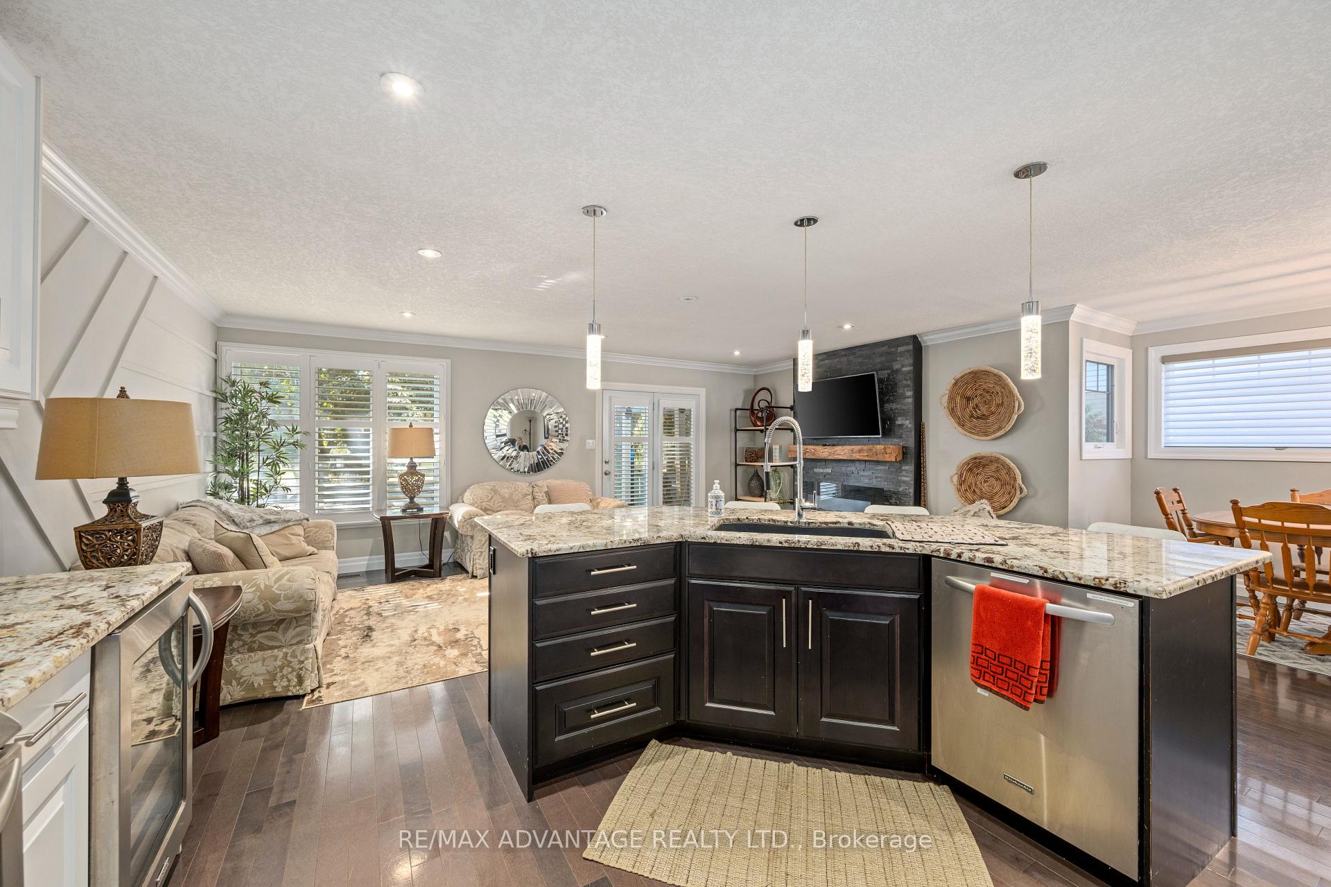 Photo 9 of 126 Mountainview Crescent, London, South N — HOMEH
