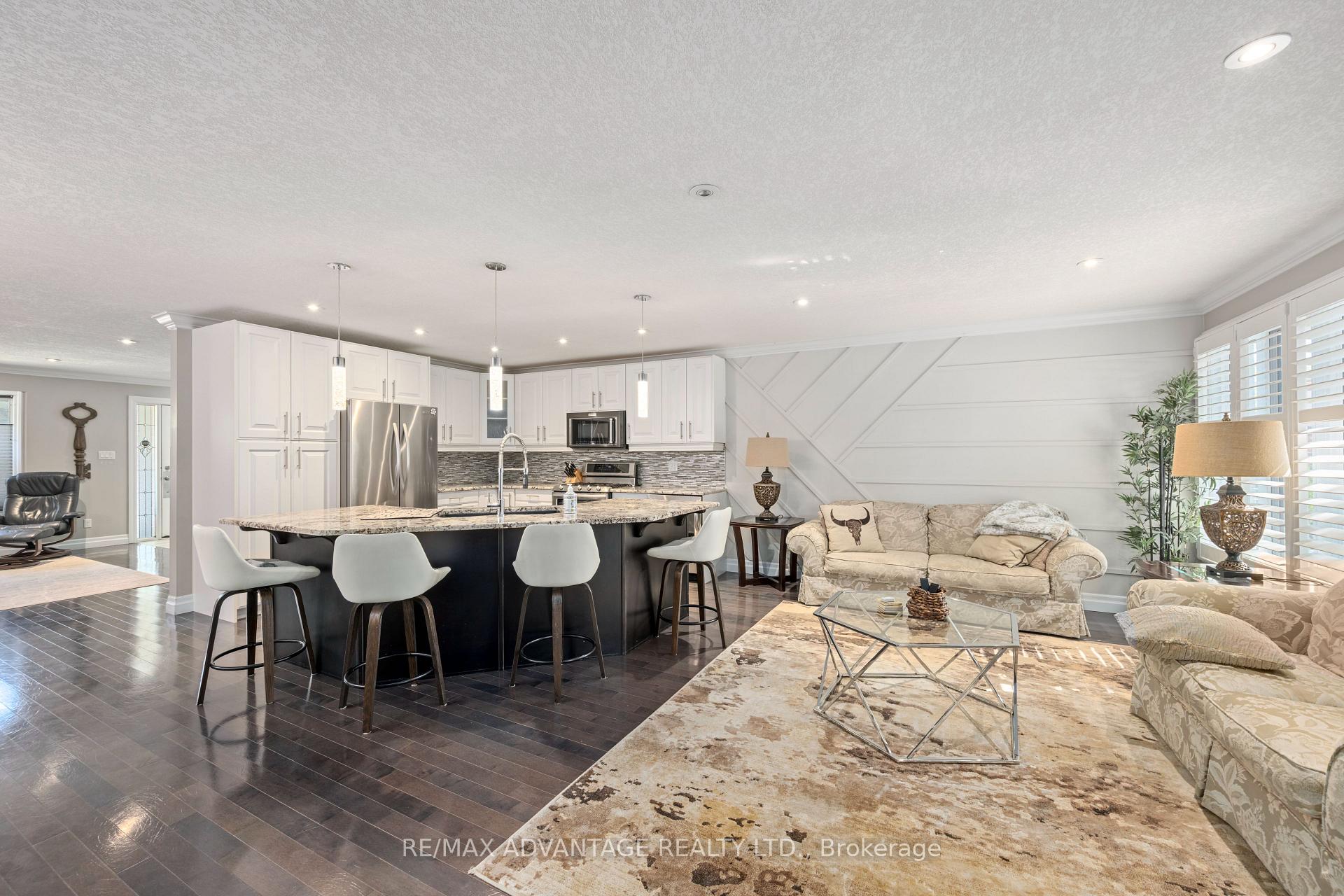 Photo 10 of 126 Mountainview Crescent, London, South N — HOMEH