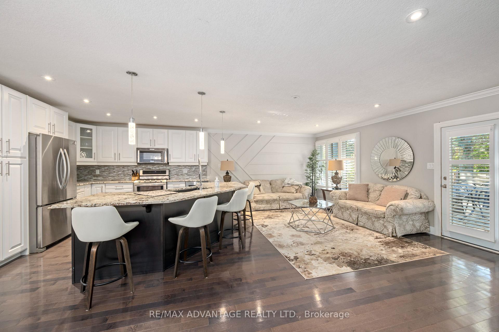 Photo 12 of 126 Mountainview Crescent, London, South N — HOMEH