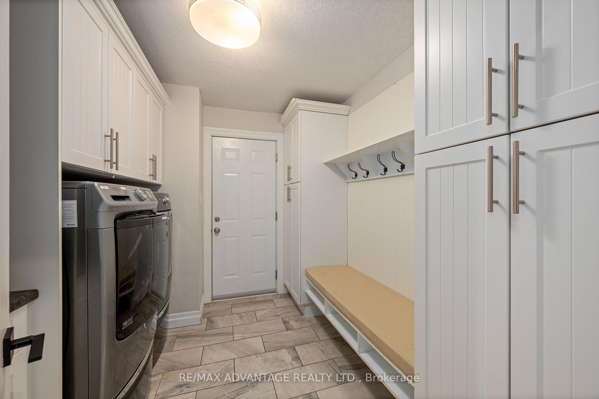 Photo 13 of 126 Mountainview Crescent, London, South N — HOMEH