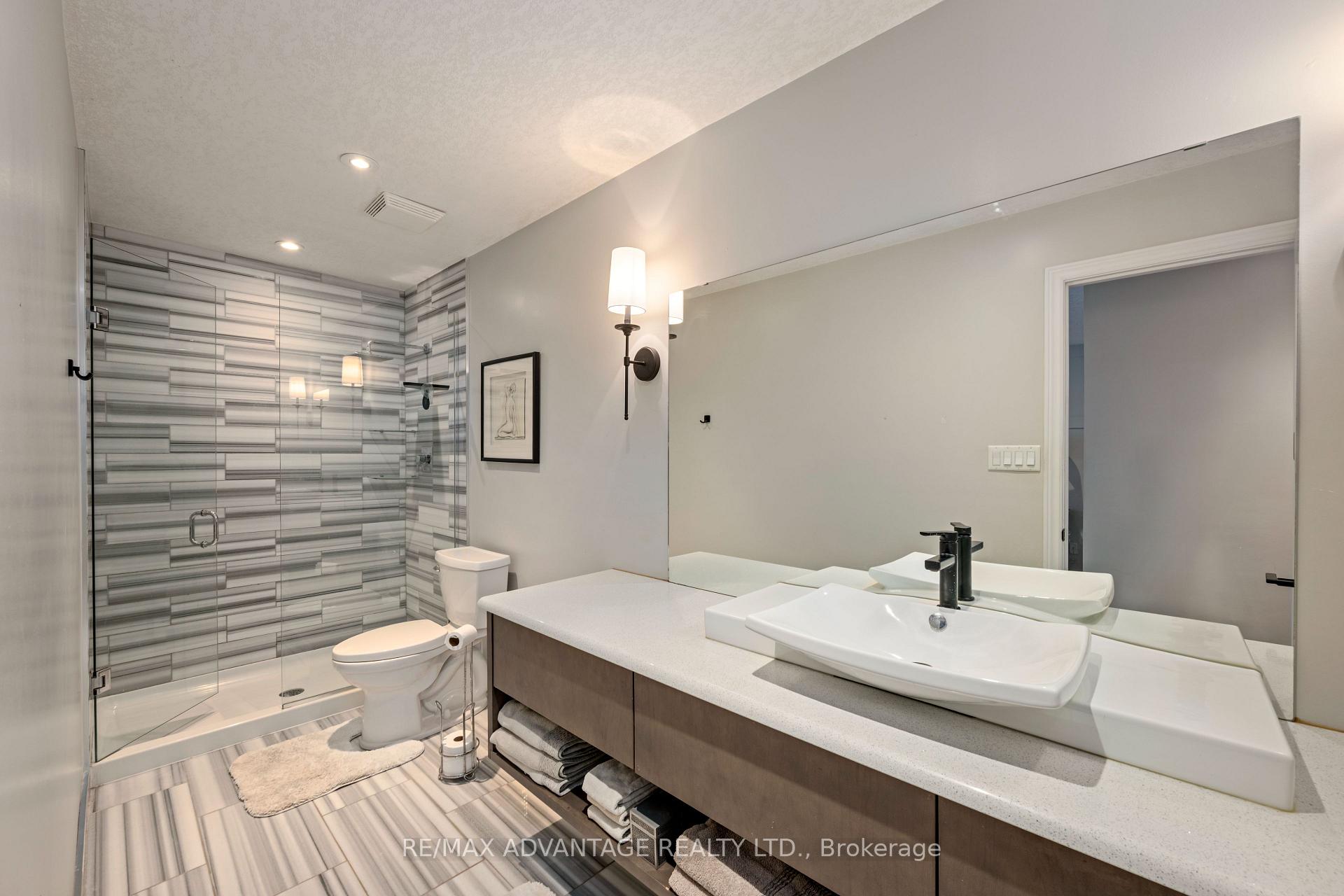 Photo 21 of 126 Mountainview Crescent, London, South N — HOMEH