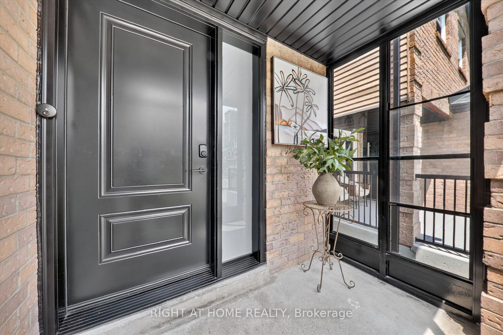 Photo 5 of 531 Wallenberg Crescent, Mississauga, Creditview — HOMEH
