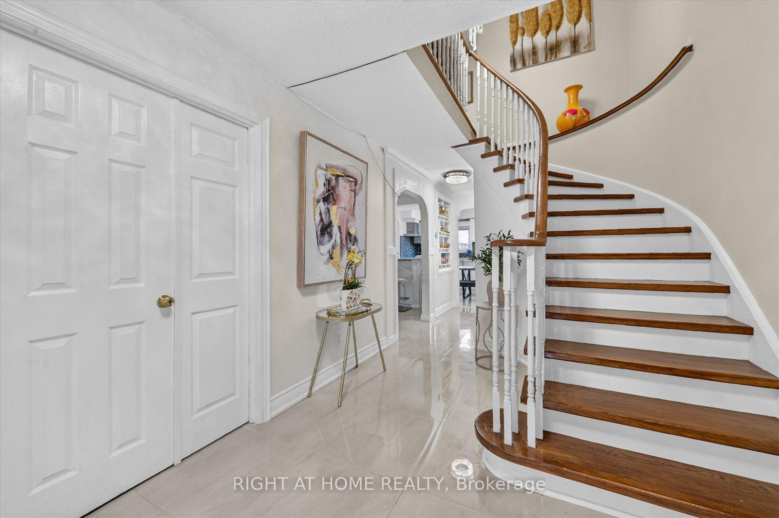 Photo 9 of 531 Wallenberg Crescent, Mississauga, Creditview — HOMEH