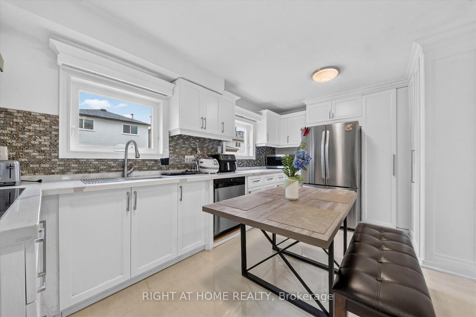 Photo 18 of 531 Wallenberg Crescent, Mississauga, Creditview — HOMEH