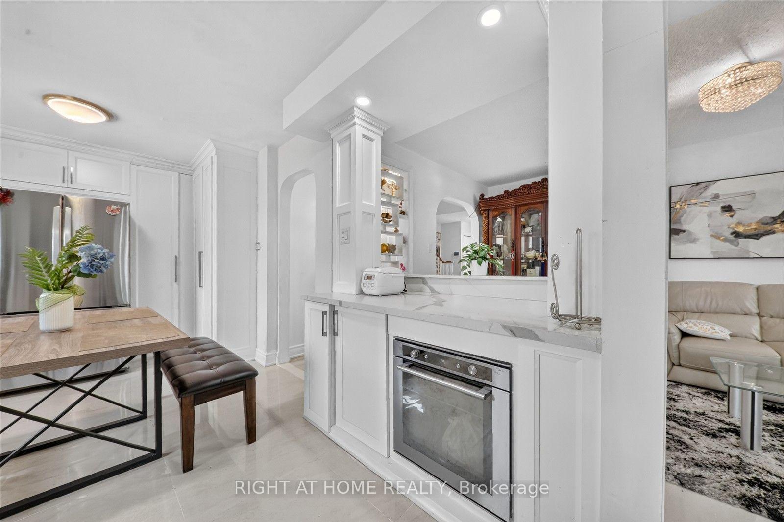 Photo 21 of 531 Wallenberg Crescent, Mississauga, Creditview — HOMEH