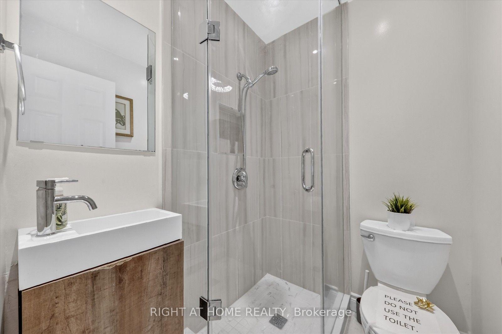 Photo 23 of 531 Wallenberg Crescent, Mississauga, Creditview — HOMEH
