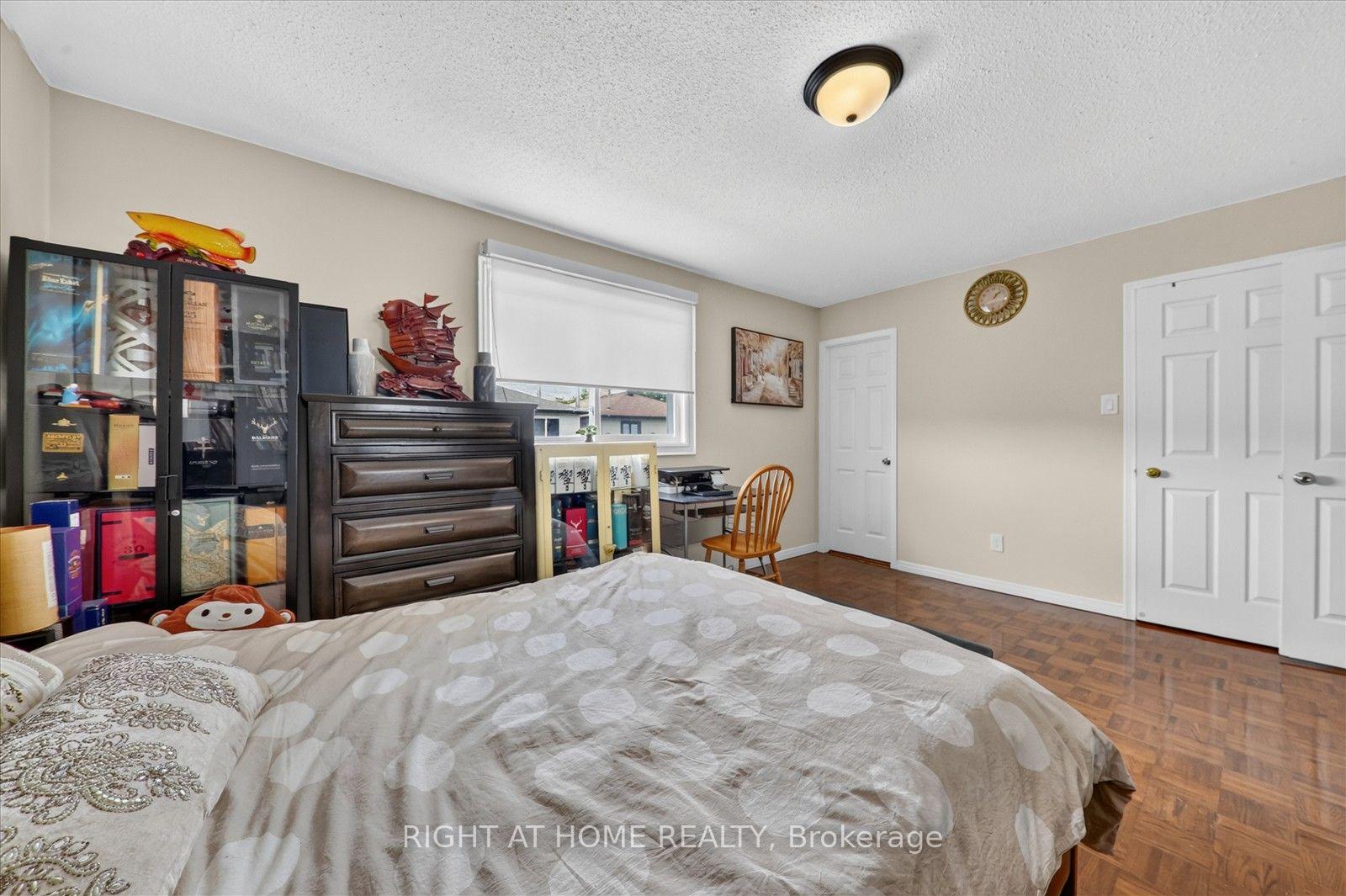 Photo 30 of 531 Wallenberg Crescent, Mississauga, Creditview — HOMEH