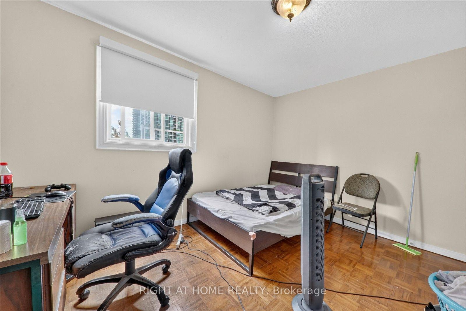 Photo 35 of 531 Wallenberg Crescent, Mississauga, Creditview — HOMEH
