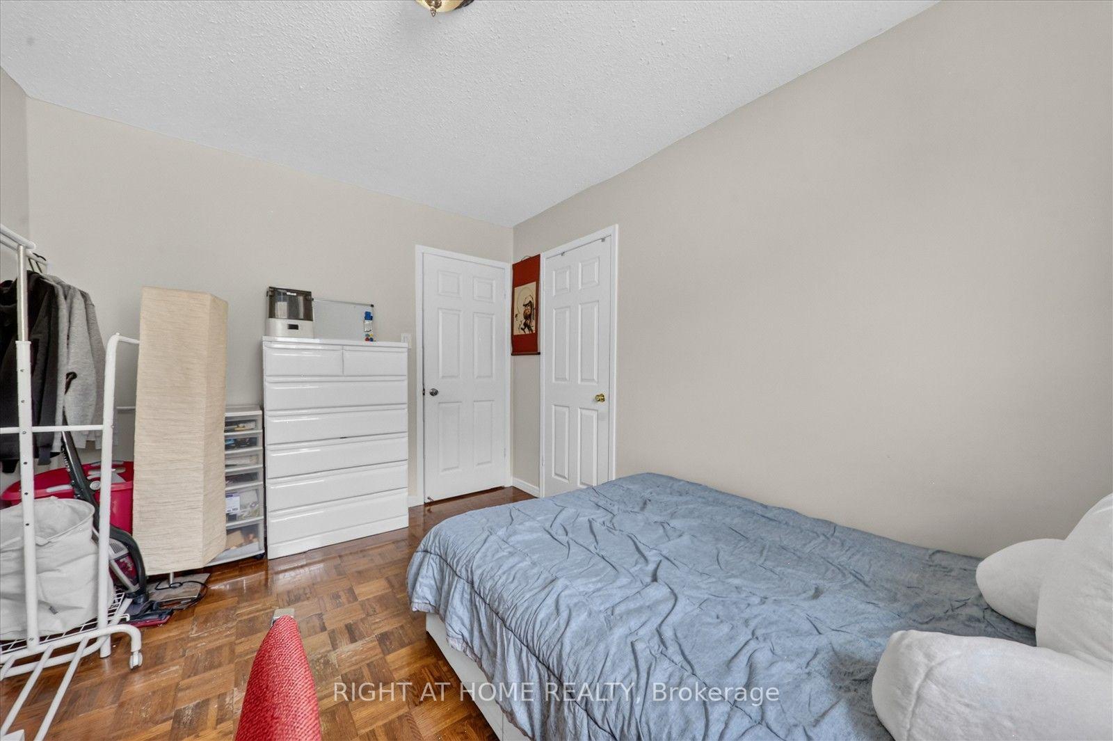 Photo 37 of 531 Wallenberg Crescent, Mississauga, Creditview — HOMEH