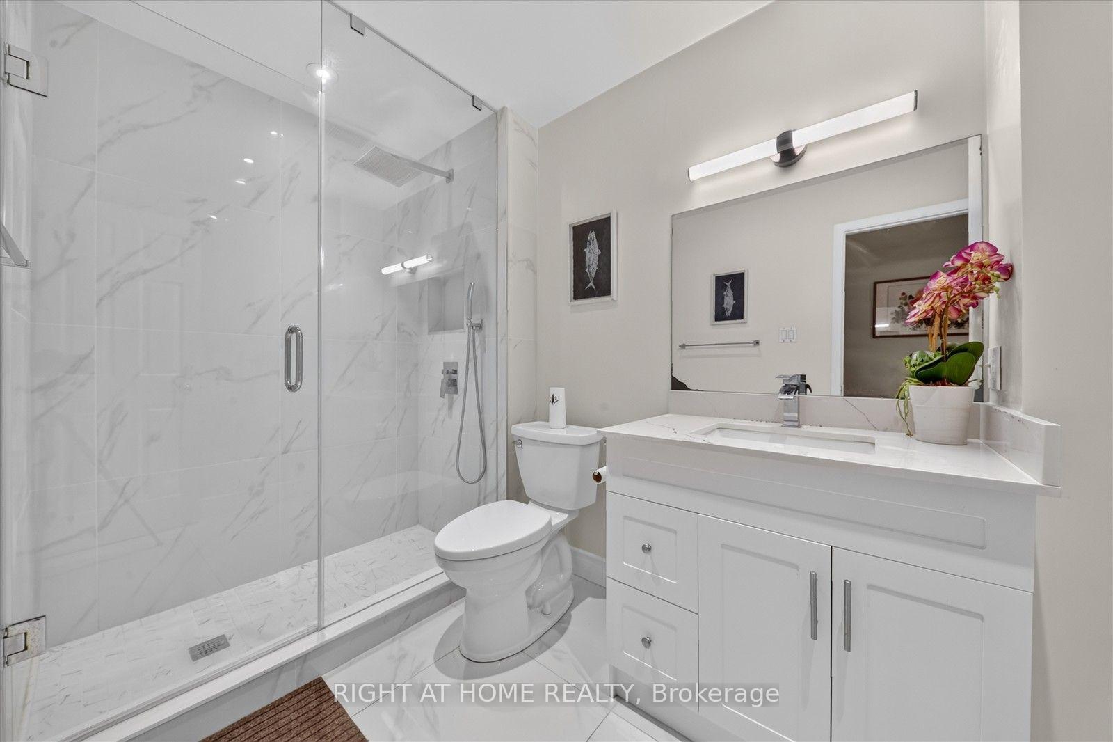 Photo 38 of 531 Wallenberg Crescent, Mississauga, Creditview — HOMEH