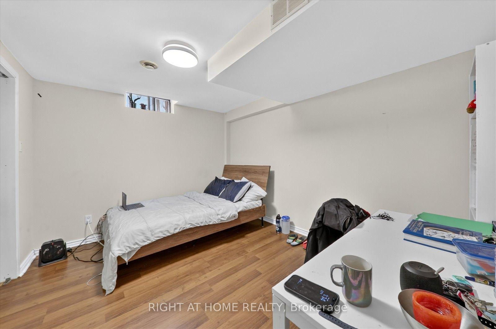 Photo 43 of 531 Wallenberg Crescent, Mississauga, Creditview — HOMEH