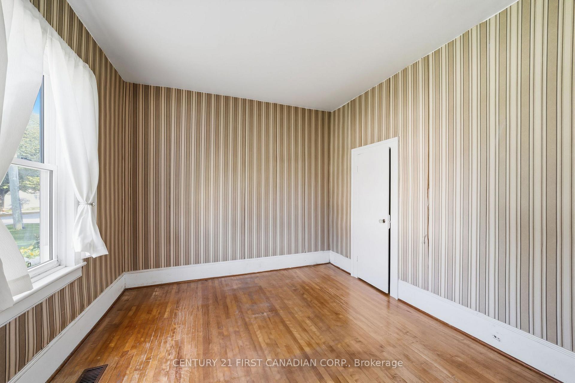 Photo 28 of 163 George Street, North Middlesex, Ailsa Craig — HOMEH