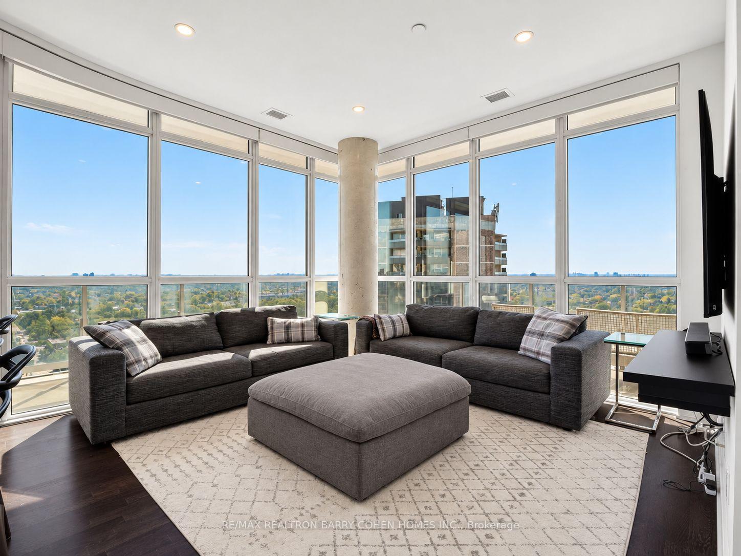 Photo of Unit 1707, 501 St Clair Avenue W