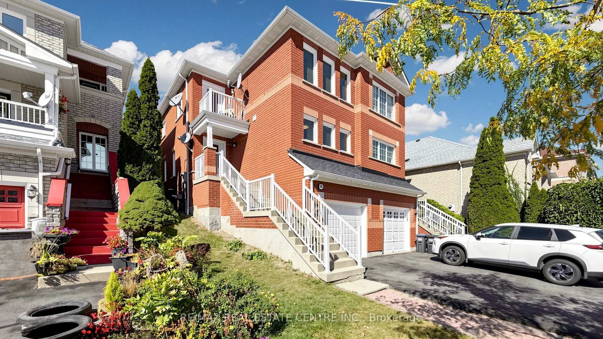 Photo 4 of 351 Wildgrass Road, Mississauga, Cooksville — HOMEH