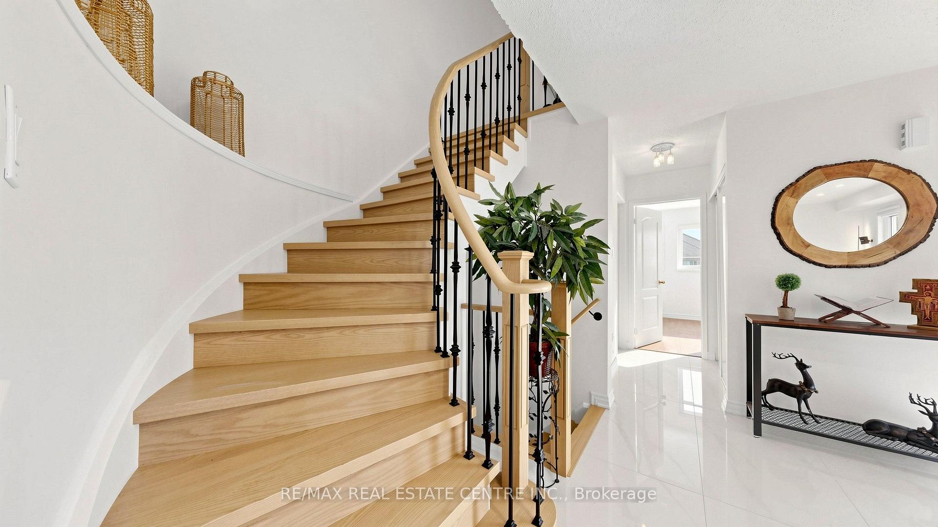 Photo 22 of 351 Wildgrass Road, Mississauga, Cooksville — HOMEH