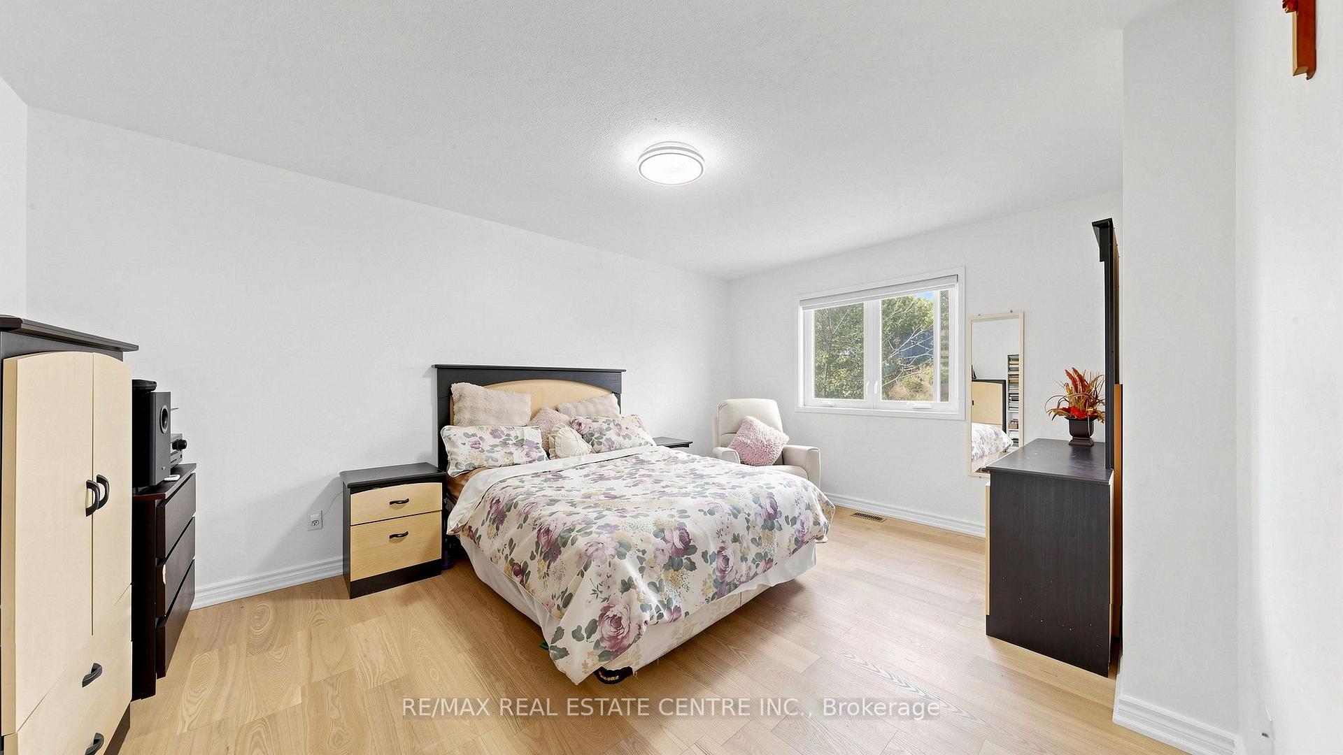 Photo 24 of 351 Wildgrass Road, Mississauga, Cooksville — HOMEH