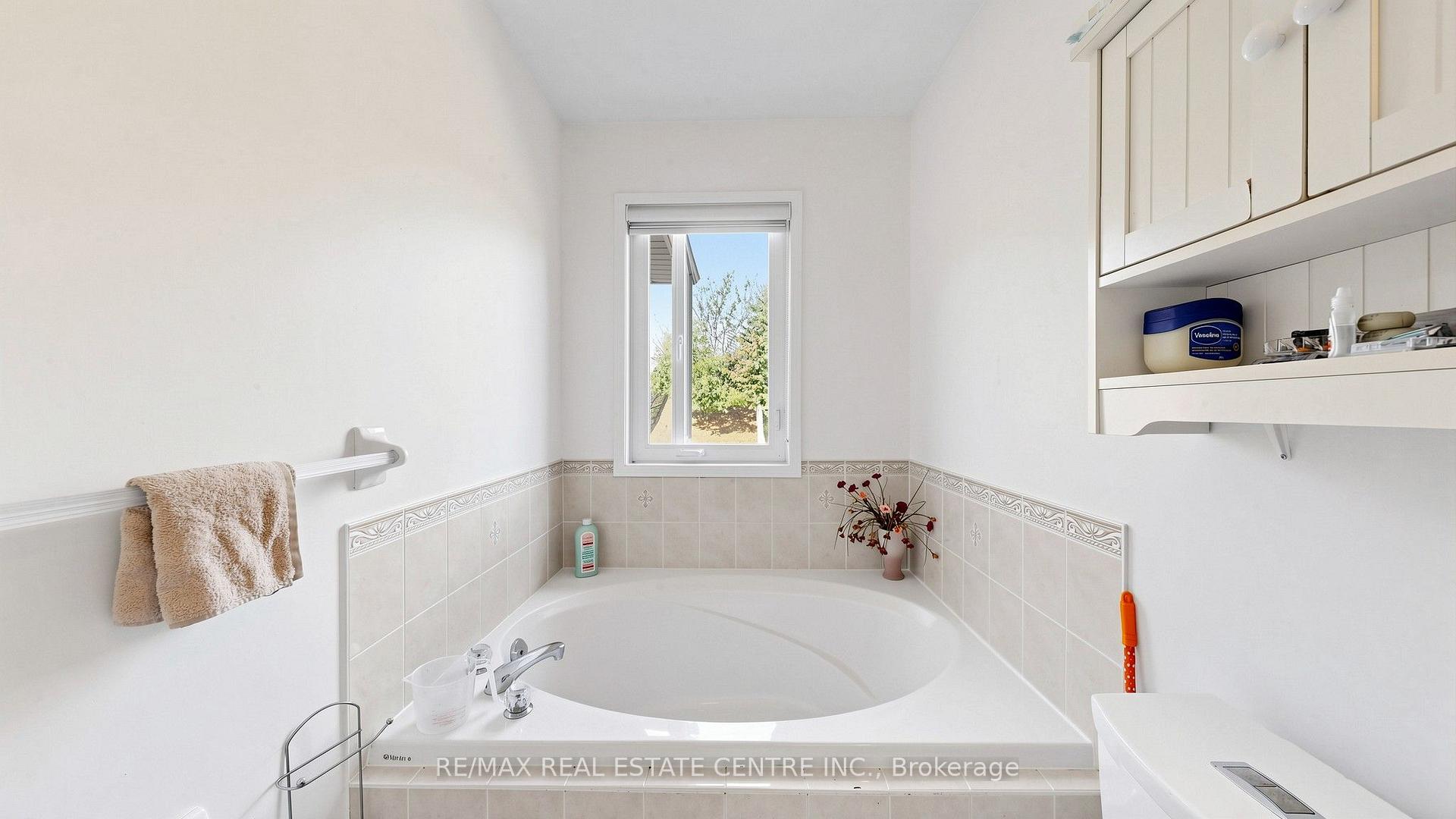 Photo 27 of 351 Wildgrass Road, Mississauga, Cooksville — HOMEH