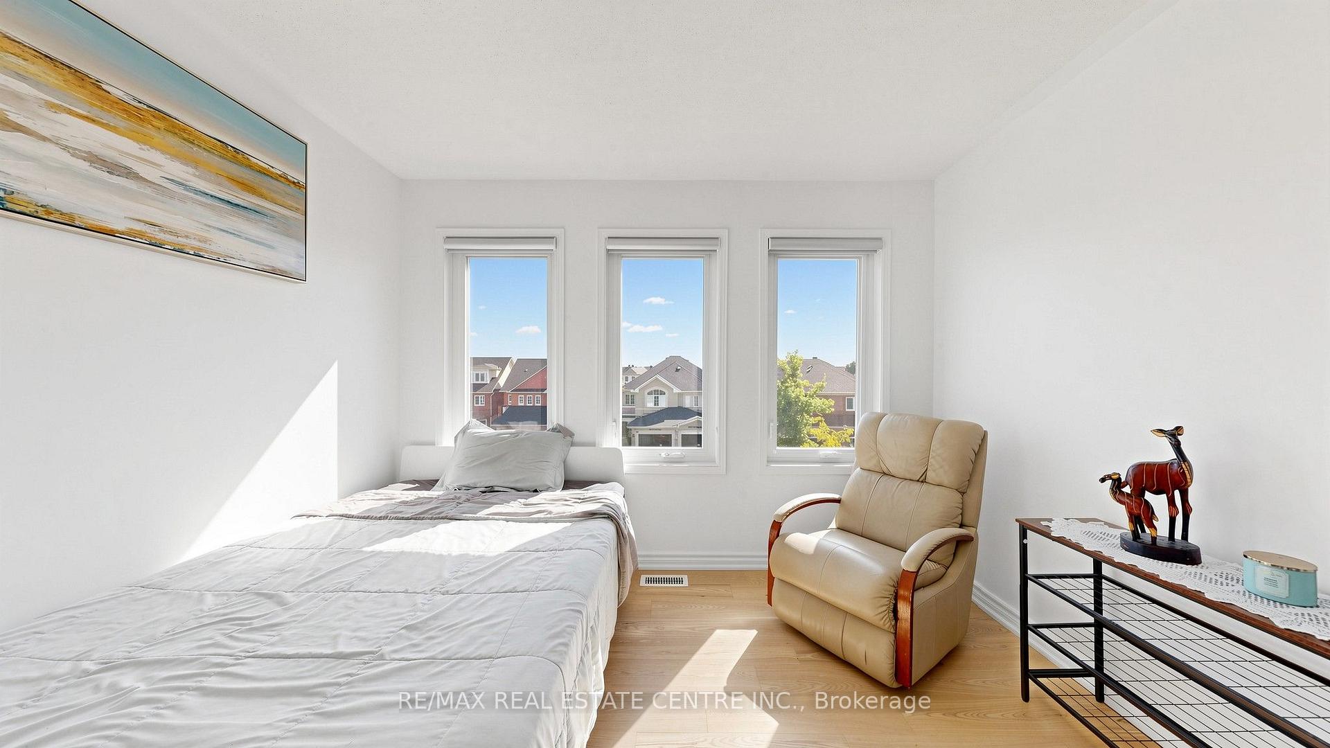 Photo 29 of 351 Wildgrass Road, Mississauga, Cooksville — HOMEH