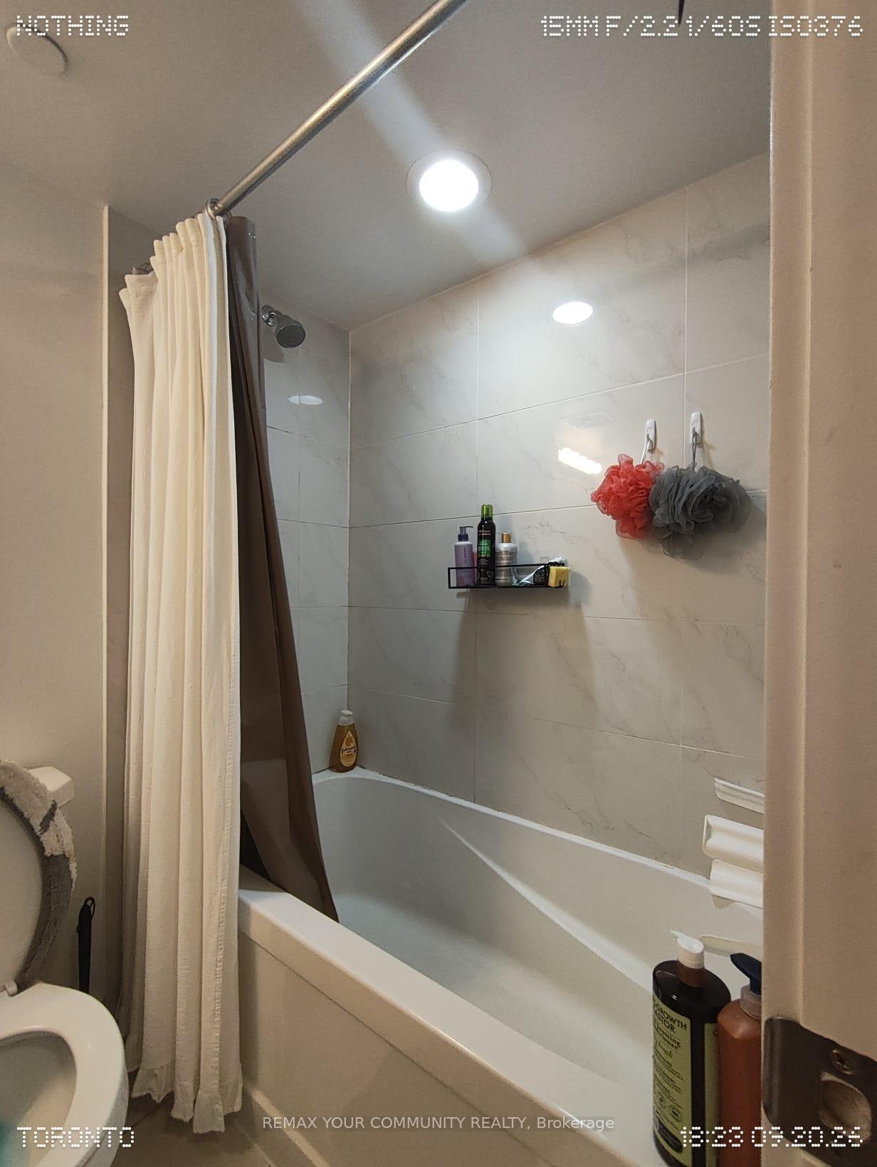 Photo 10 of Unit 904, 58 Orchard View Boulevard, Toronto, Yonge-Eglinton — HOMEH