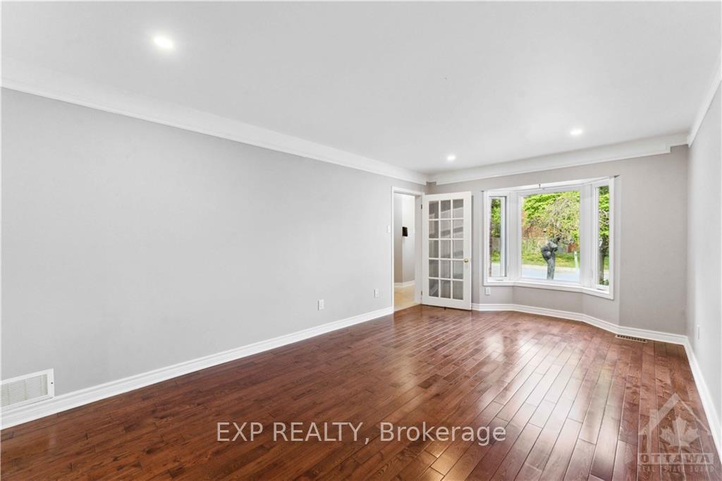 Photo 7 of 152 Twyford Street, Ottawa, Hunt Club — HOMEH