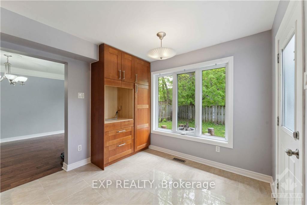 Photo 13 of 152 Twyford Street, Ottawa, Hunt Club — HOMEH