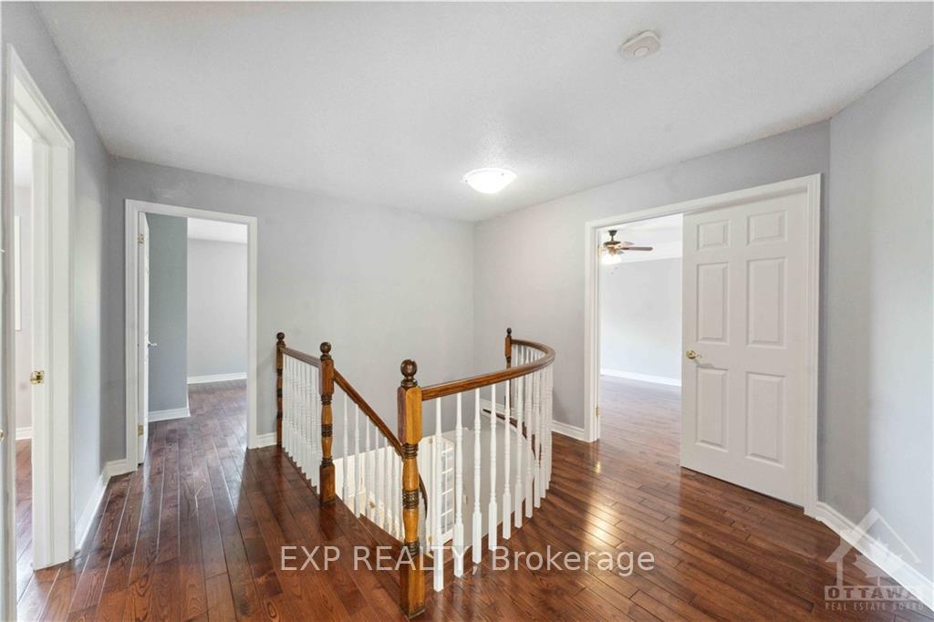 Photo 17 of 152 Twyford Street, Ottawa, Hunt Club — HOMEH