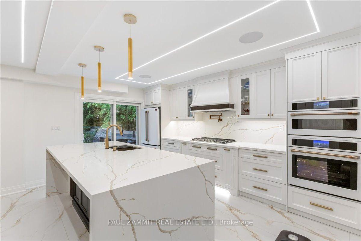 Photo 4 of 16 Pine Knoll Gate, Markham, Bayview Fairway-Bayview Country Club Estates — HOMEH