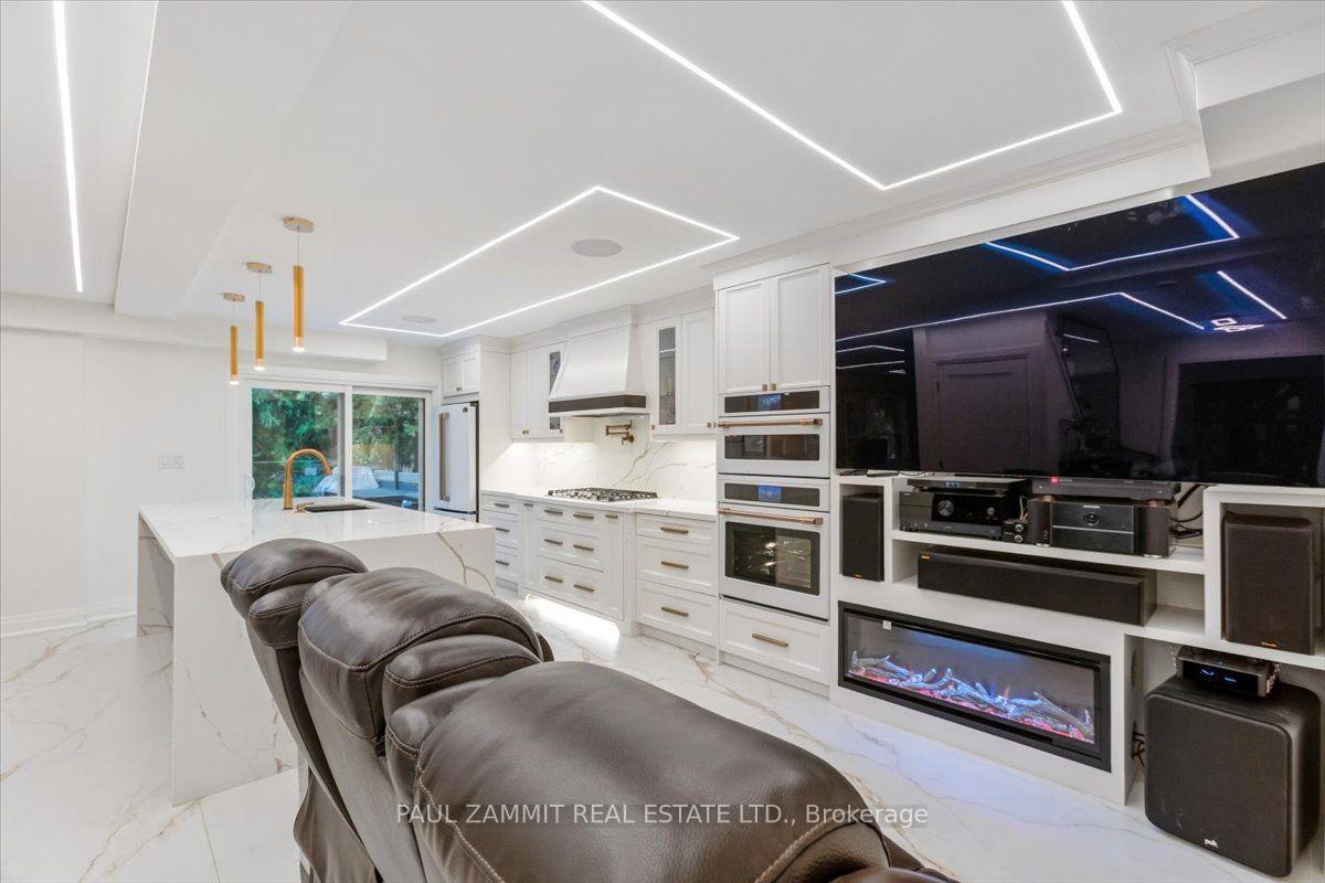 Photo 9 of 16 Pine Knoll Gate, Markham, Bayview Fairway-Bayview Country Club Estates — HOMEH