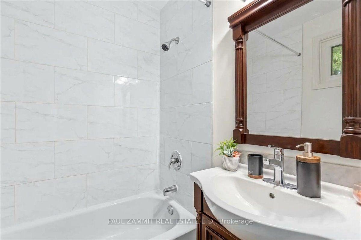 Photo 23 of 16 Pine Knoll Gate, Markham, Bayview Fairway-Bayview Country Club Estates — HOMEH