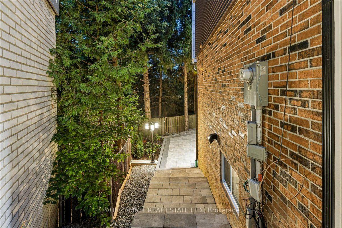 Photo 47 of 16 Pine Knoll Gate, Markham, Bayview Fairway-Bayview Country Club Estates — HOMEH