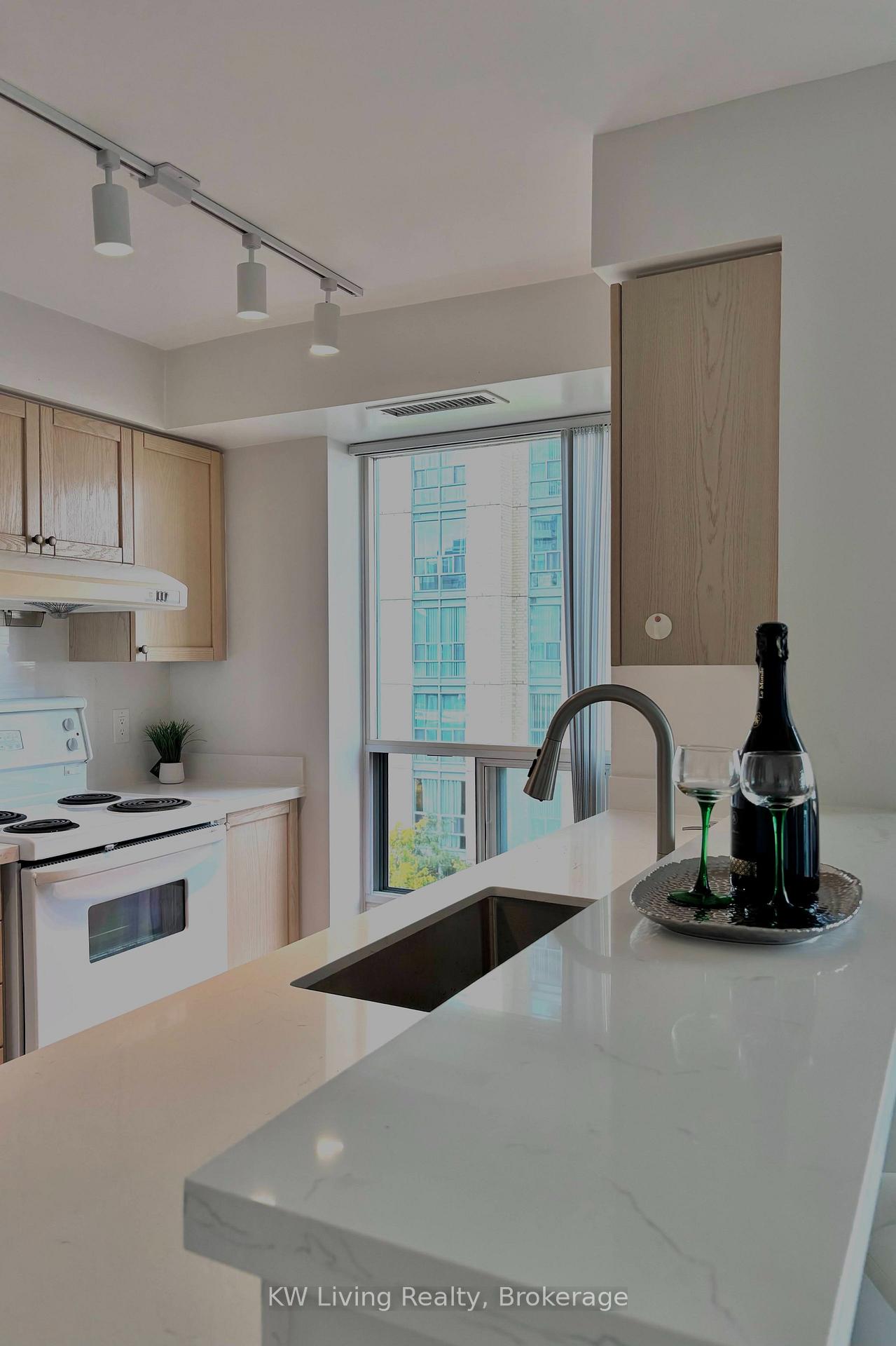 Photo 3 of Unit 811, 28 Olive Avenue, North York, Willowdale East — HOMEH