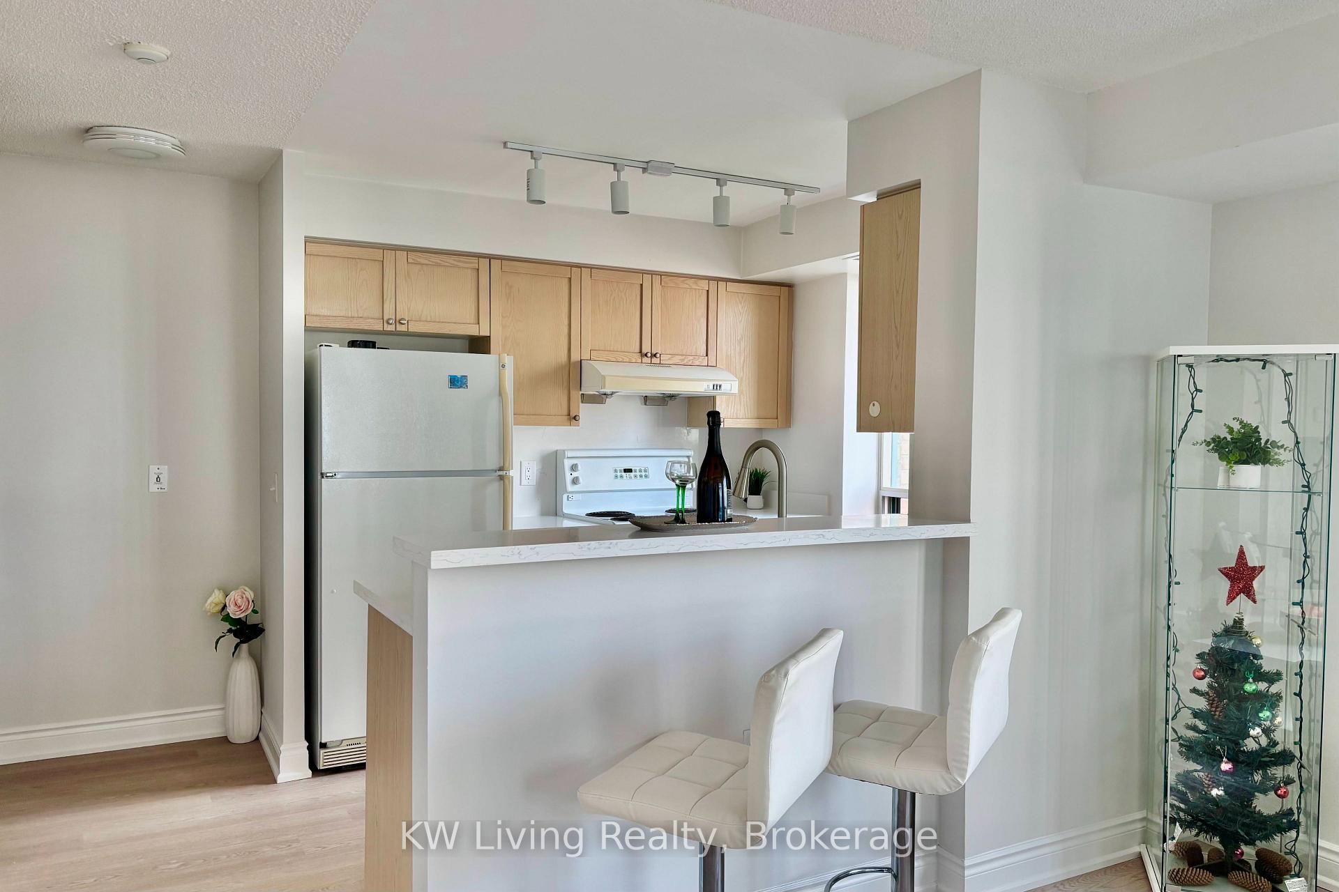 Photo 4 of Unit 811, 28 Olive Avenue, North York, Willowdale East — HOMEH