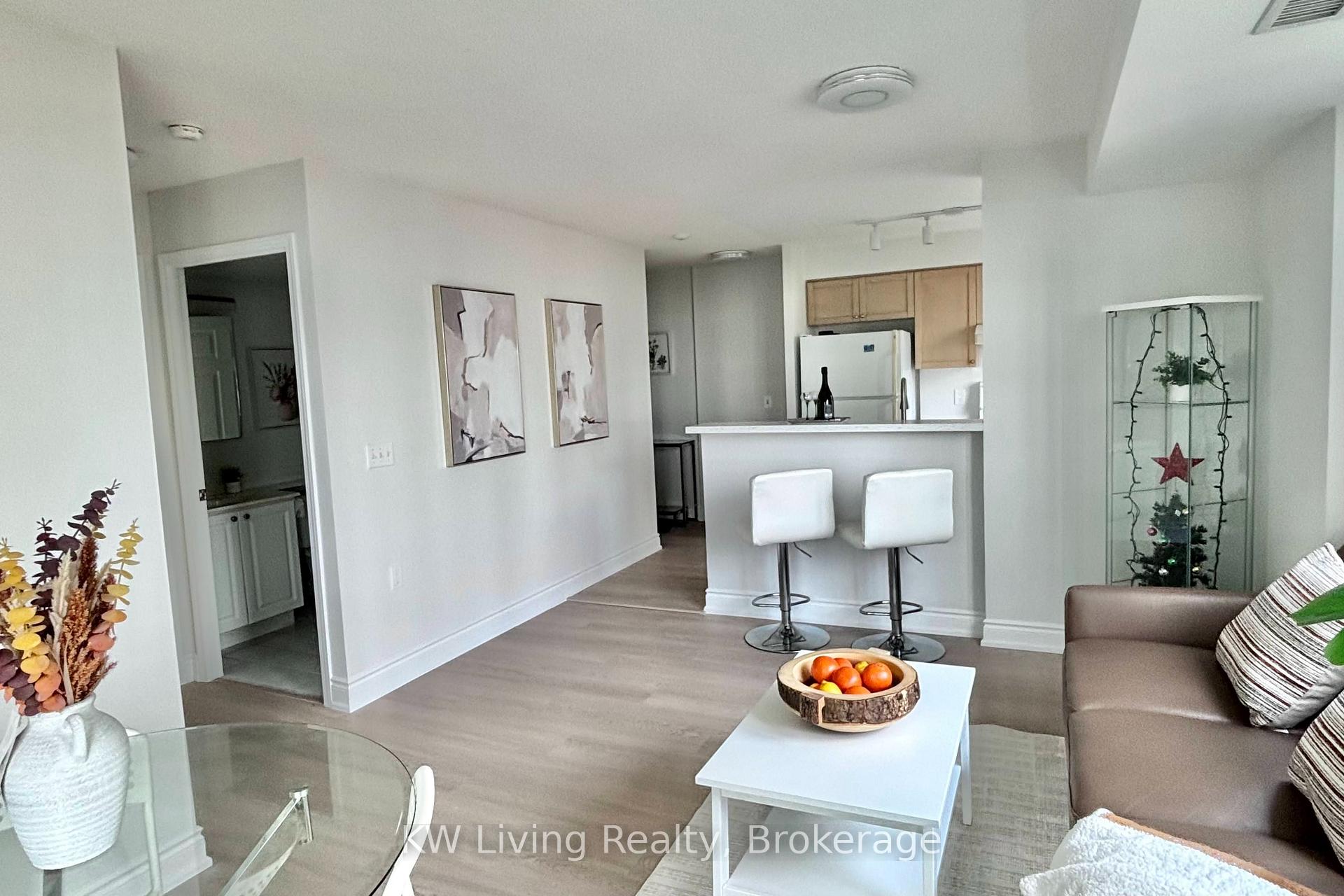 Photo 5 of Unit 811, 28 Olive Avenue, North York, Willowdale East — HOMEH