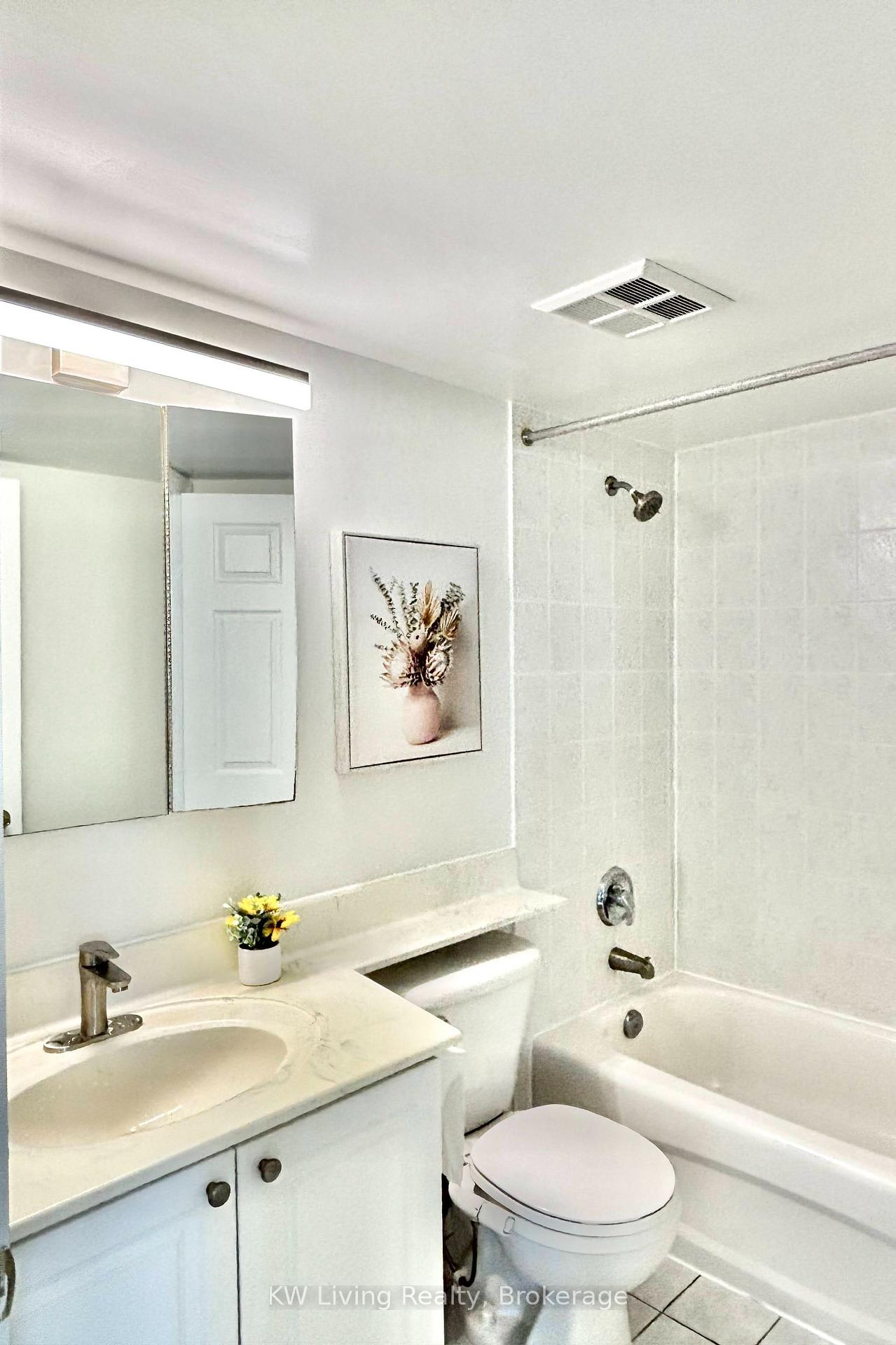 Photo 9 of Unit 811, 28 Olive Avenue, North York, Willowdale East — HOMEH