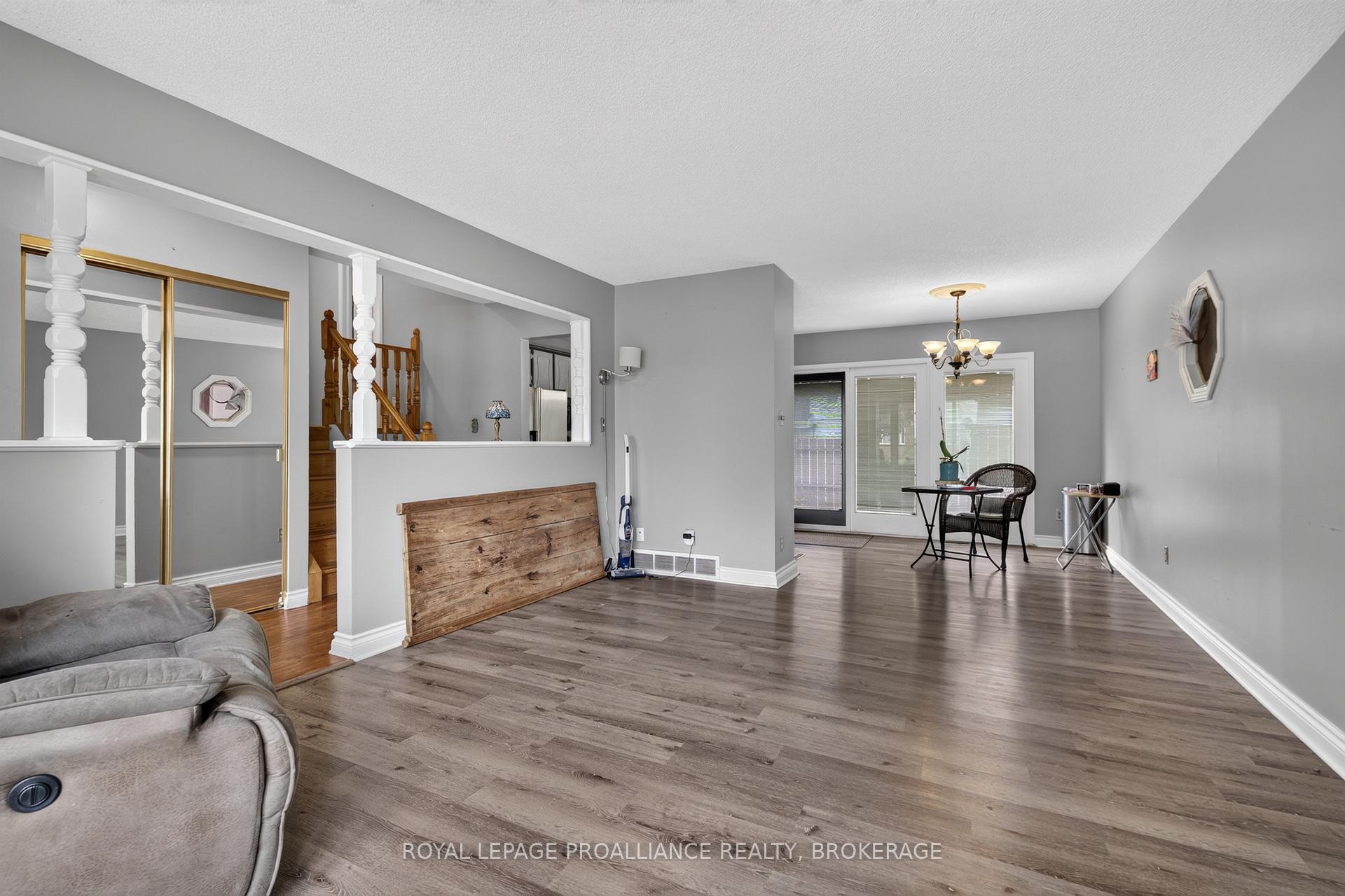 Photo 6 of 2 Virginia Street, Kingston, Rideau — HOMEH