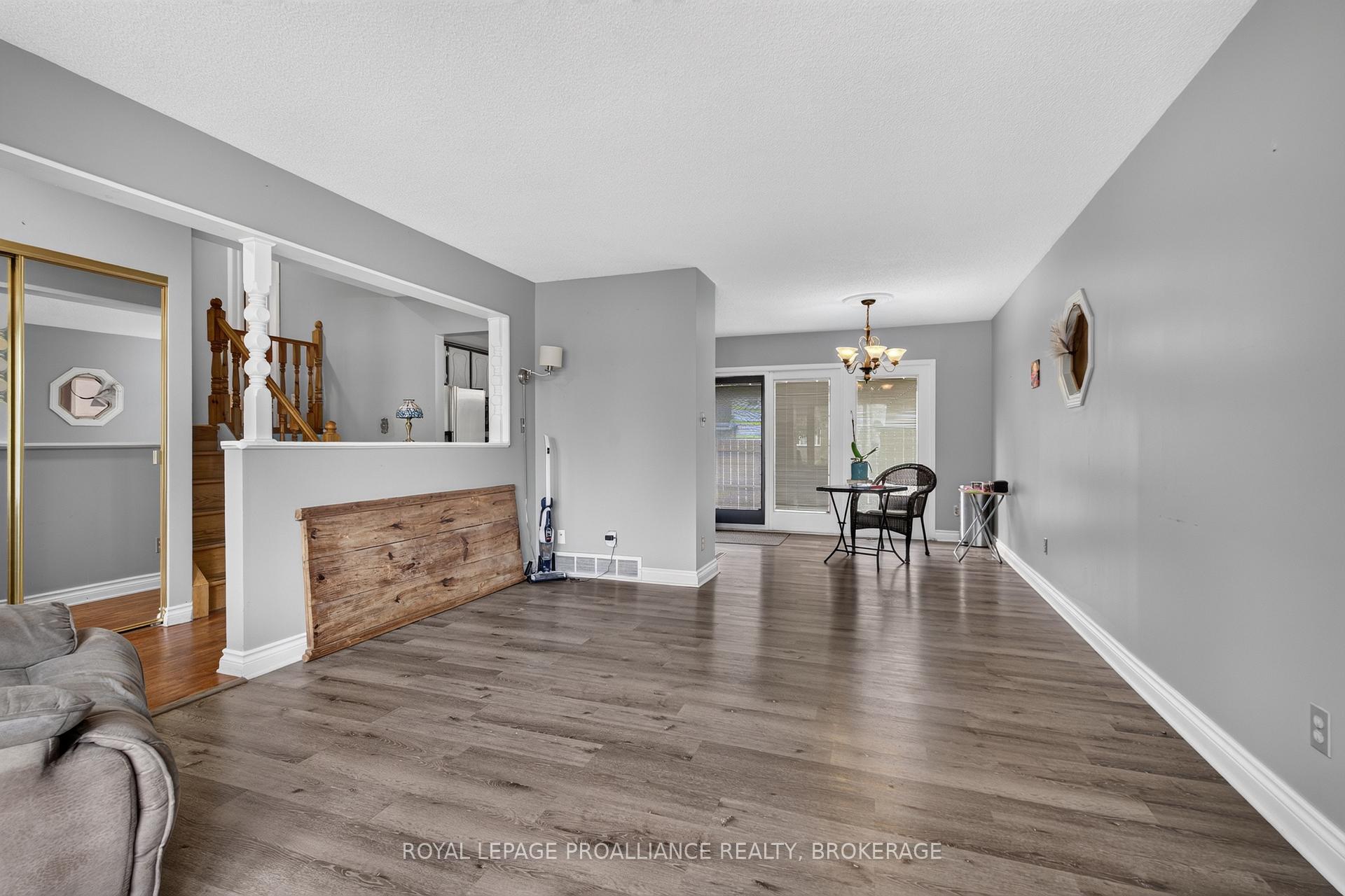 Photo 7 of 2 Virginia Street, Kingston, Rideau — HOMEH