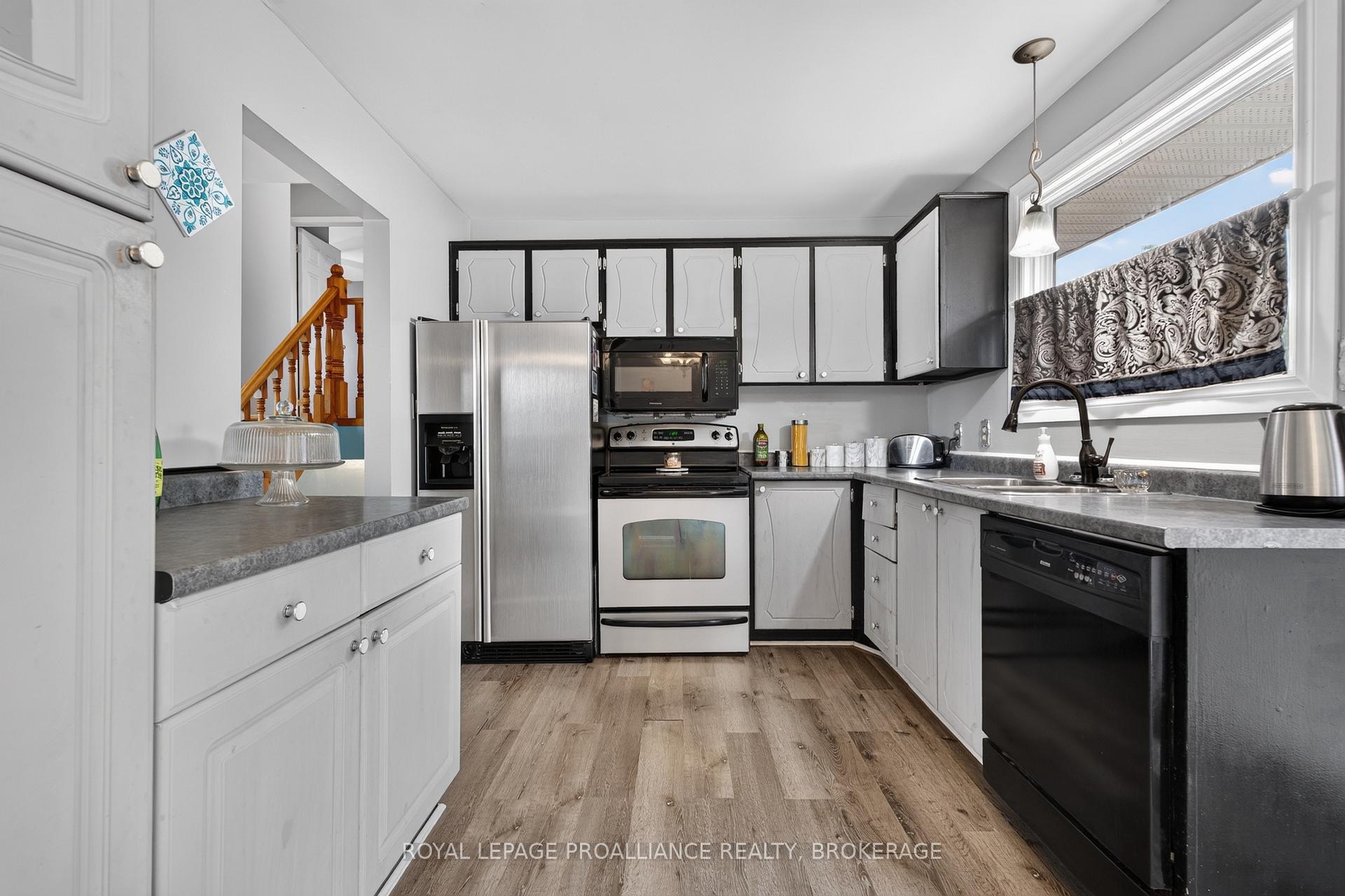 Photo 10 of 2 Virginia Street, Kingston, Rideau — HOMEH