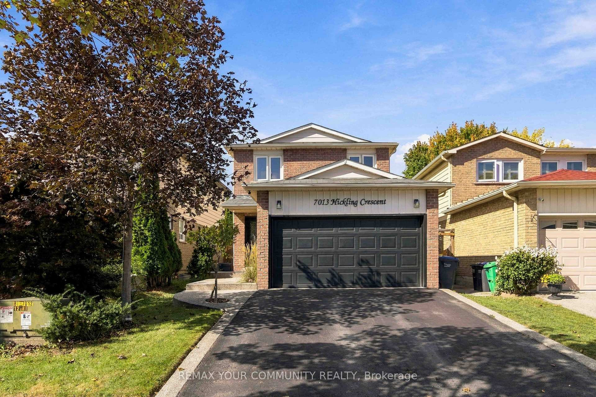 Photo 2 of 7013 Hickling Crescent, Mississauga, Meadowvale — HOMEH