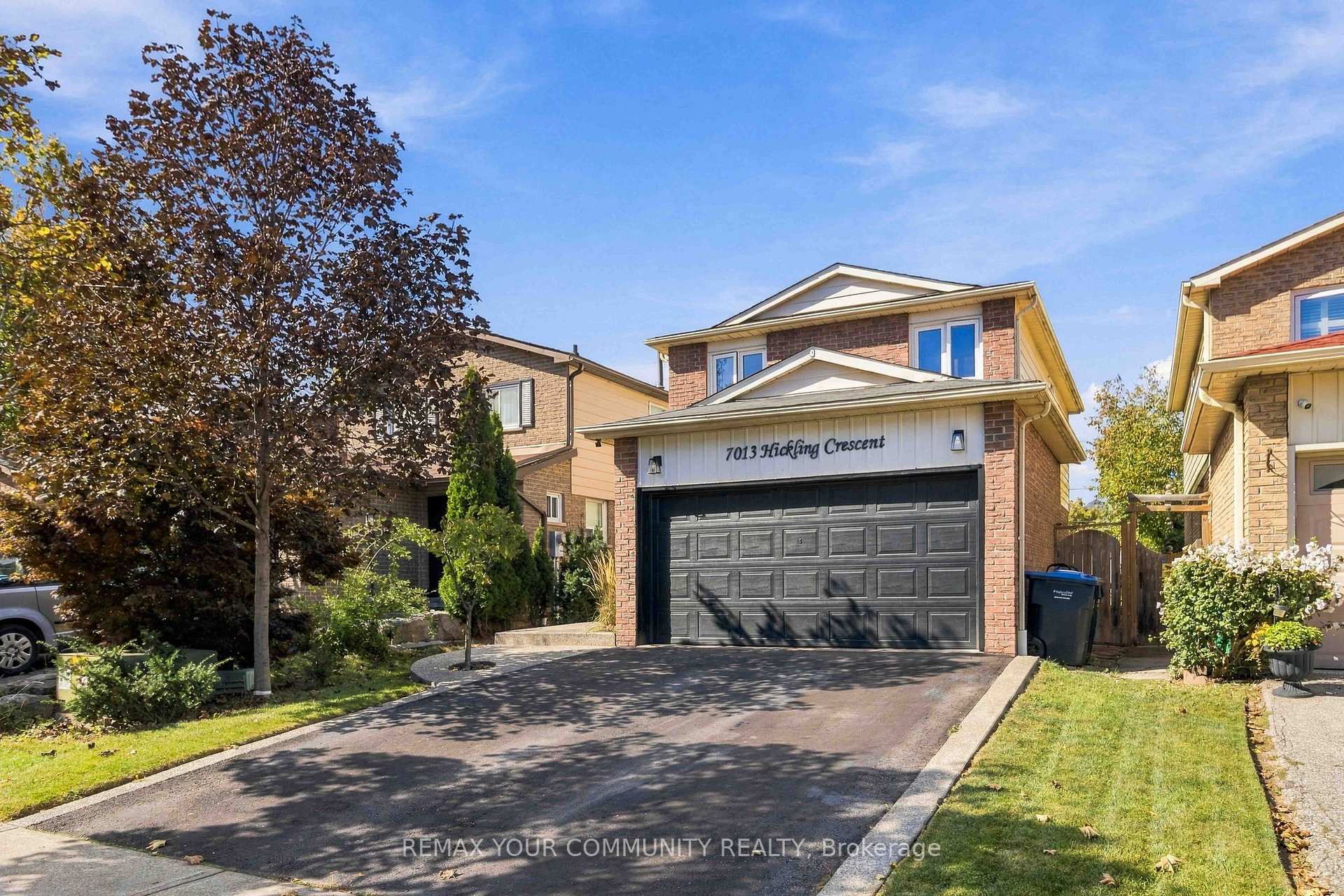 Photo 3 of 7013 Hickling Crescent, Mississauga, Meadowvale — HOMEH
