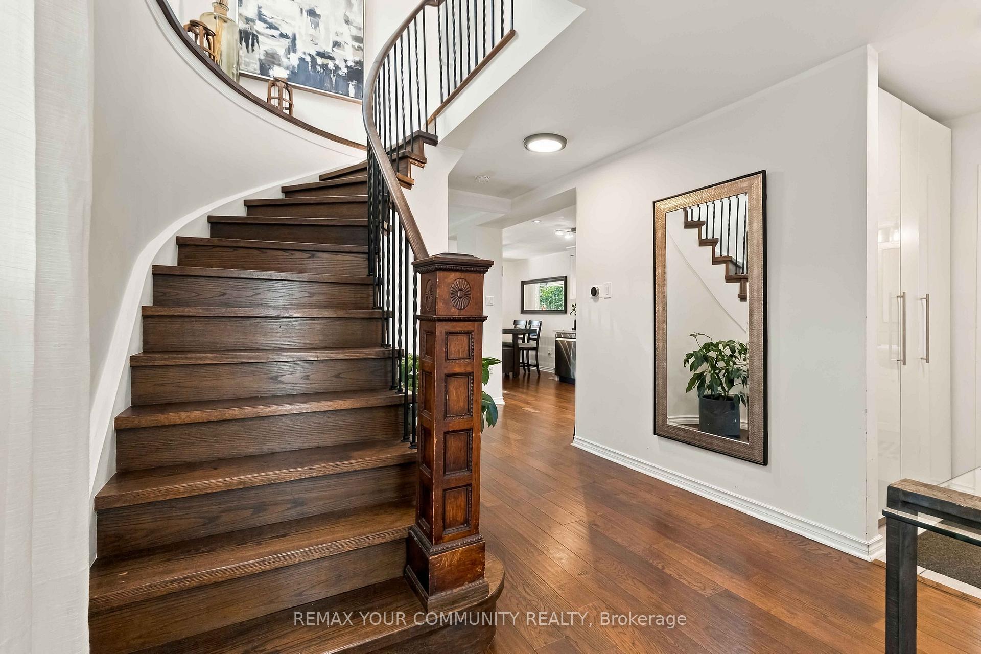 Photo 6 of 7013 Hickling Crescent, Mississauga, Meadowvale — HOMEH