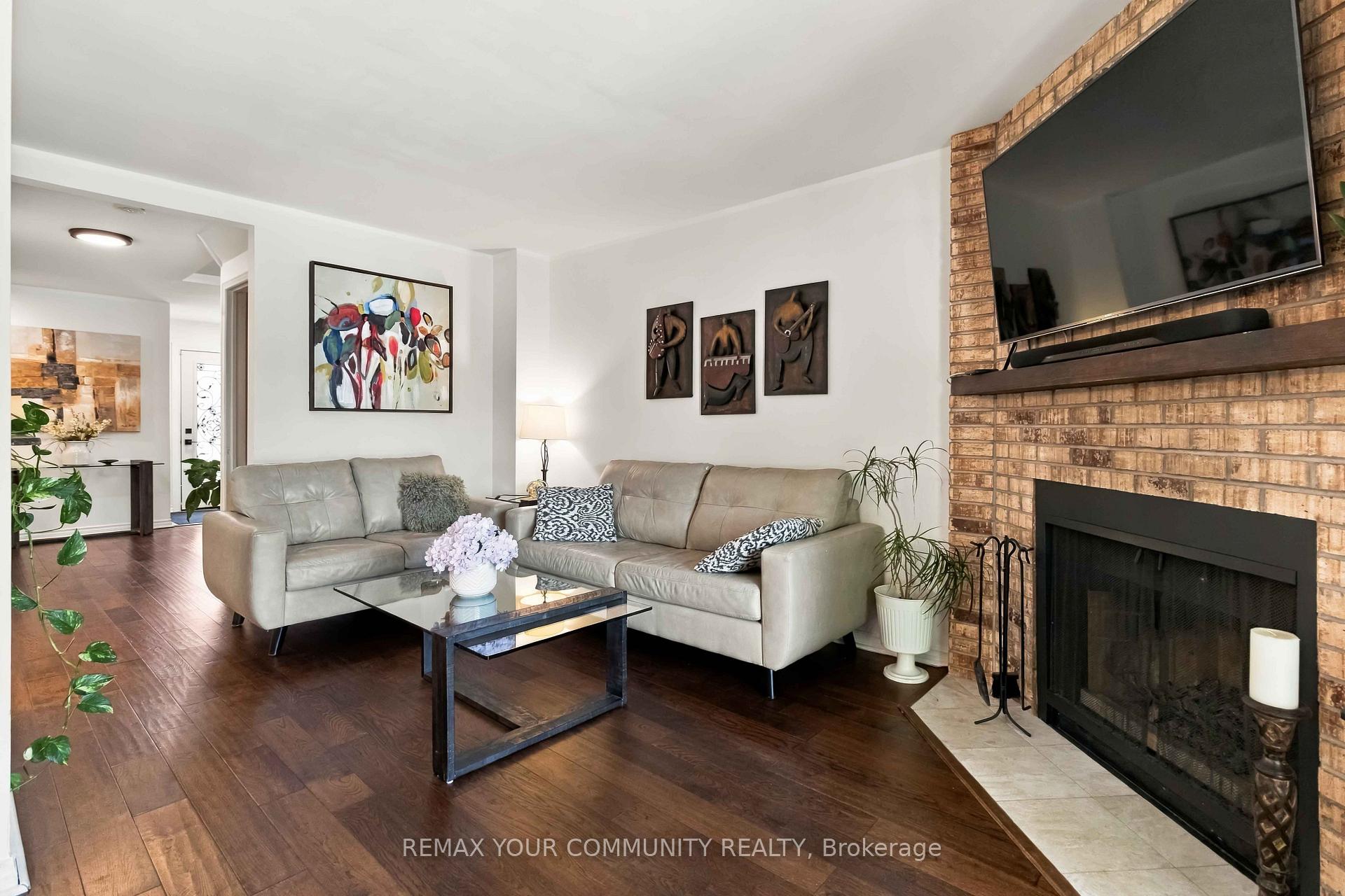 Photo 7 of 7013 Hickling Crescent, Mississauga, Meadowvale — HOMEH