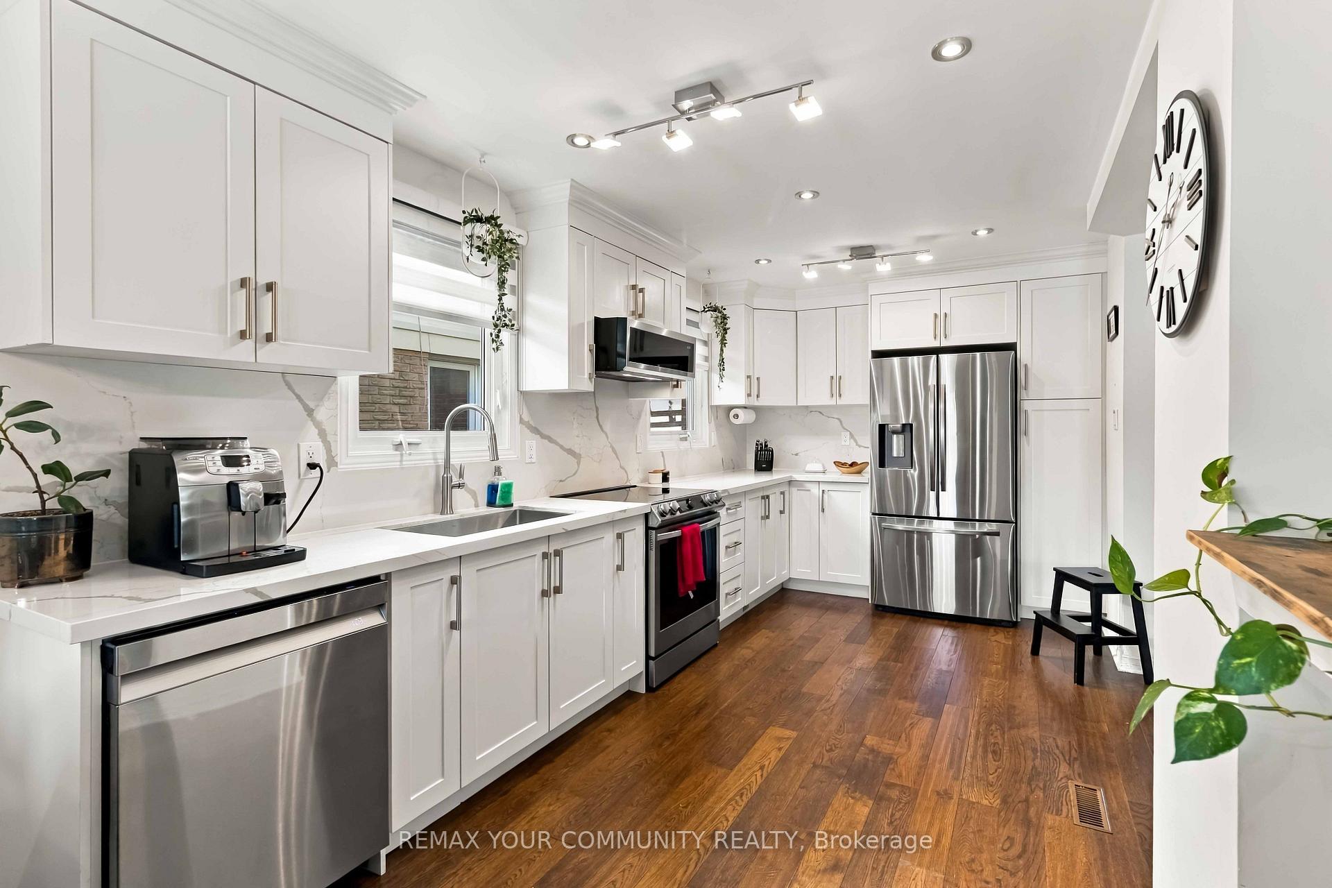 Photo 12 of 7013 Hickling Crescent, Mississauga, Meadowvale — HOMEH