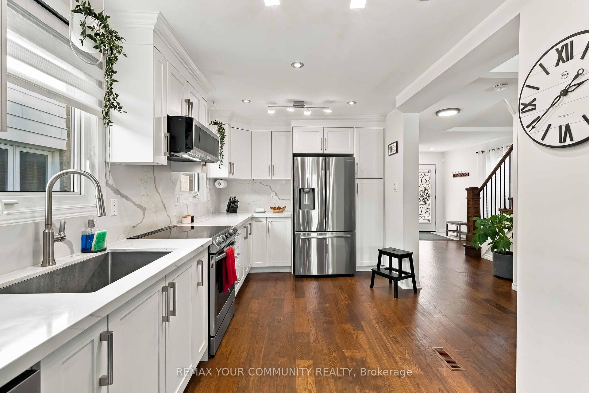 Photo 13 of 7013 Hickling Crescent, Mississauga, Meadowvale — HOMEH
