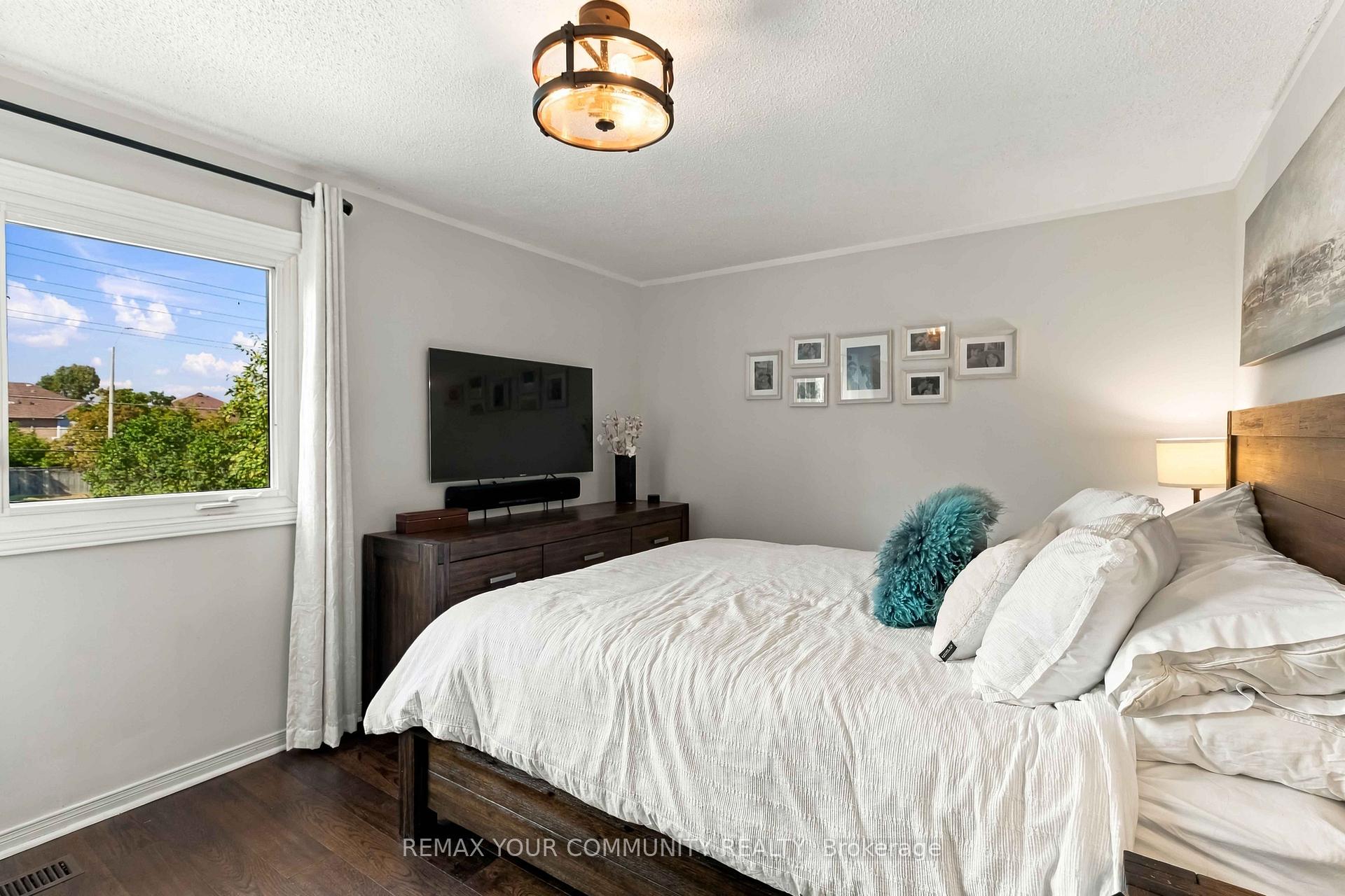 Photo 16 of 7013 Hickling Crescent, Mississauga, Meadowvale — HOMEH