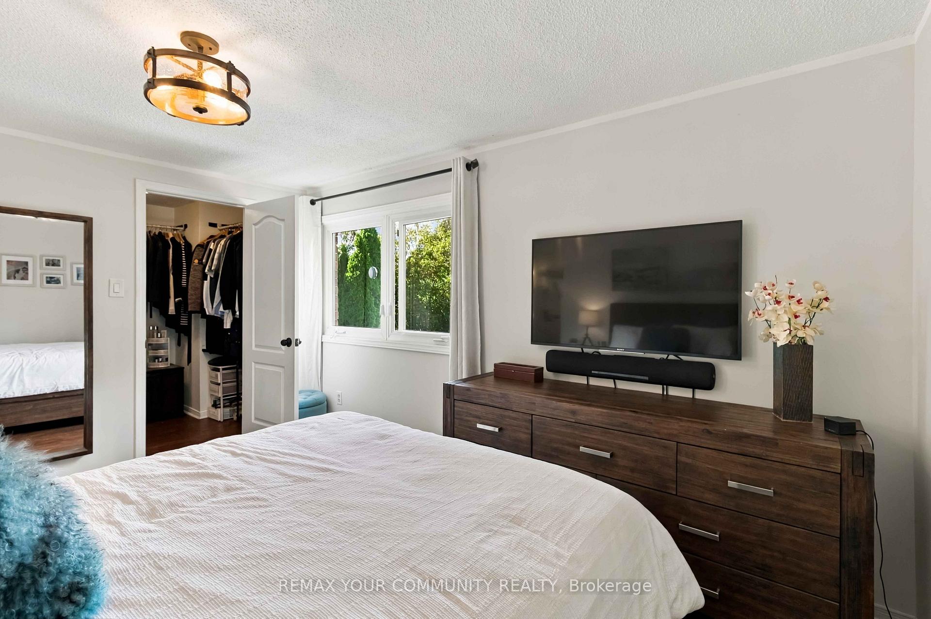 Photo 17 of 7013 Hickling Crescent, Mississauga, Meadowvale — HOMEH