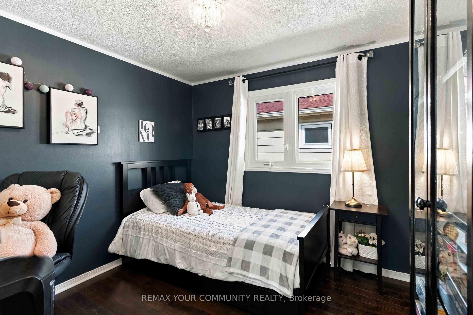 Photo 20 of 7013 Hickling Crescent, Mississauga, Meadowvale — HOMEH