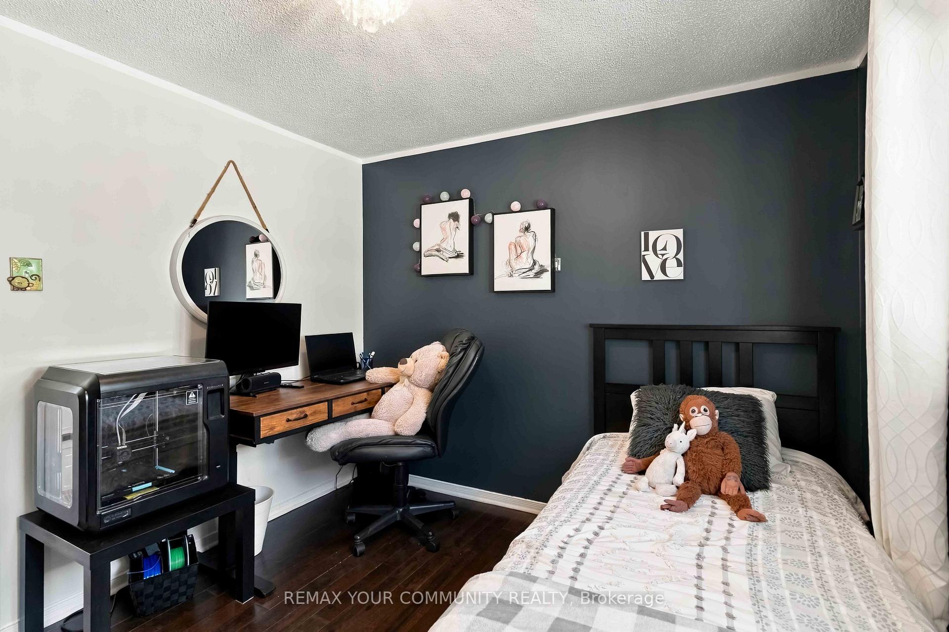Photo 21 of 7013 Hickling Crescent, Mississauga, Meadowvale — HOMEH