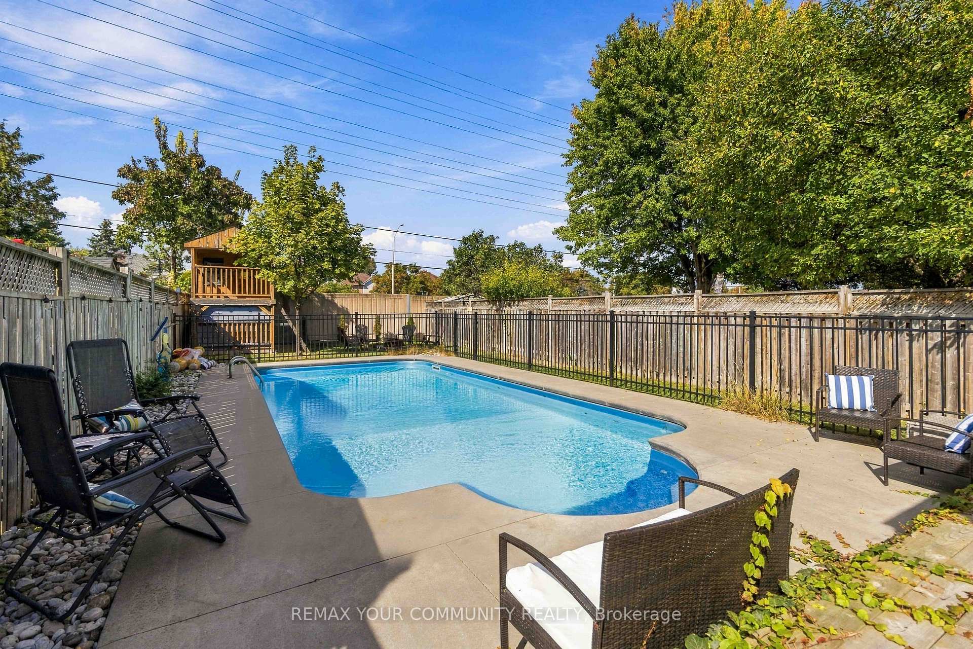 Photo 32 of 7013 Hickling Crescent, Mississauga, Meadowvale — HOMEH
