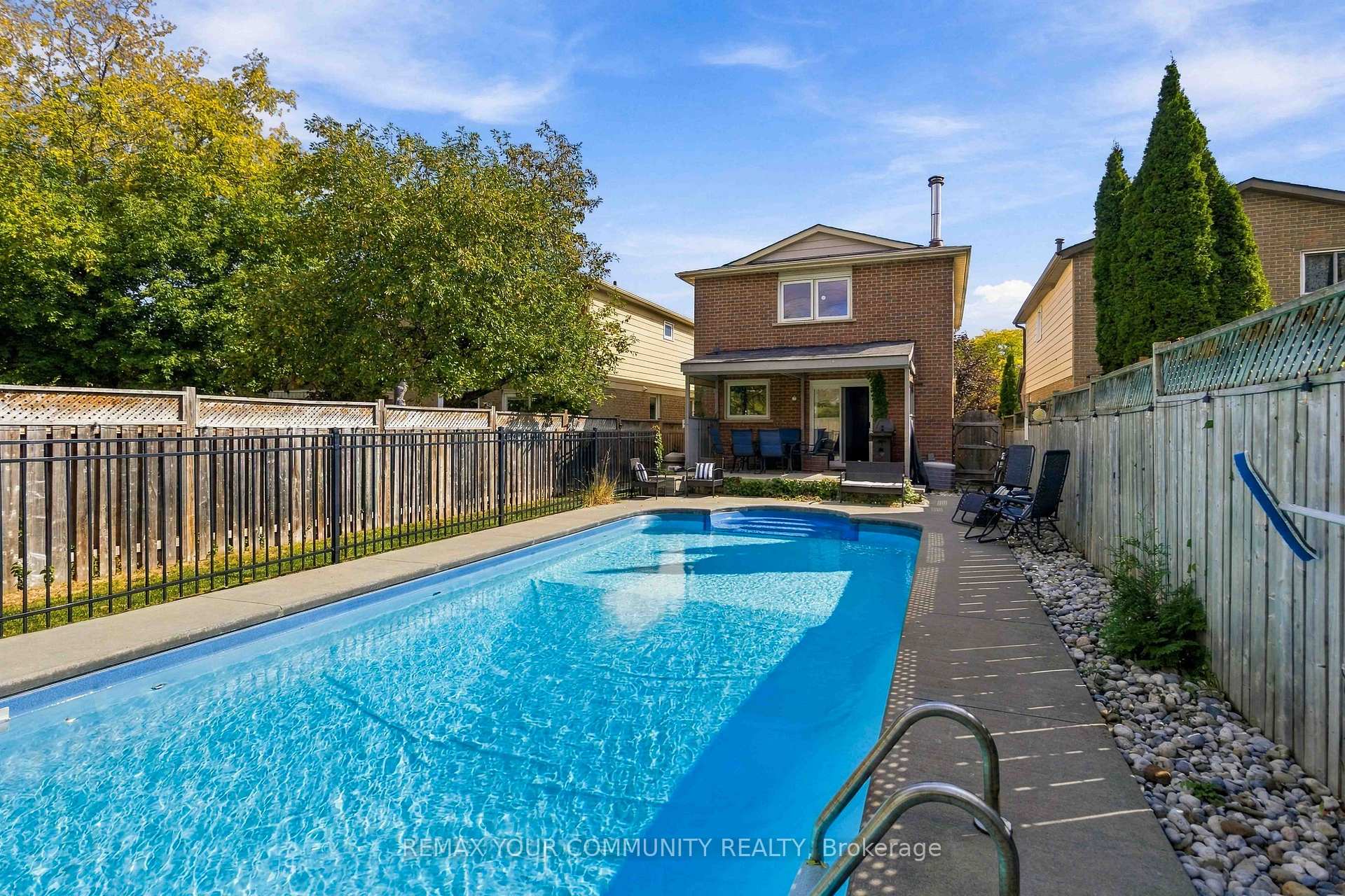 Photo 33 of 7013 Hickling Crescent, Mississauga, Meadowvale — HOMEH