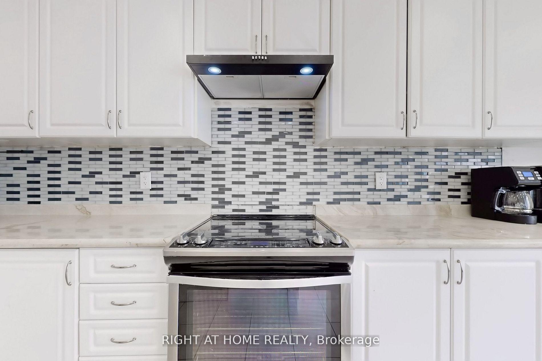 Photo 9 of 423 Grindstone Trail, Oakville, Joshua Meadows — HOMEH